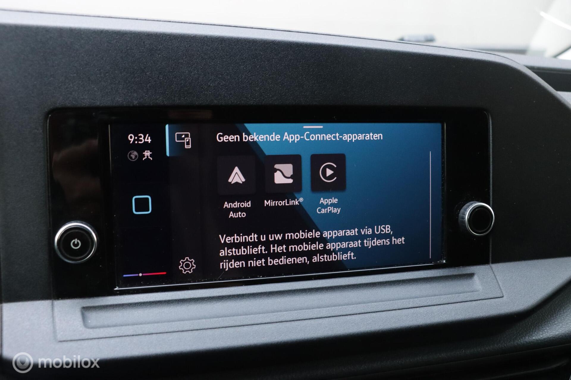 Foto van Volkswagen Caddy Modified Partition Wall