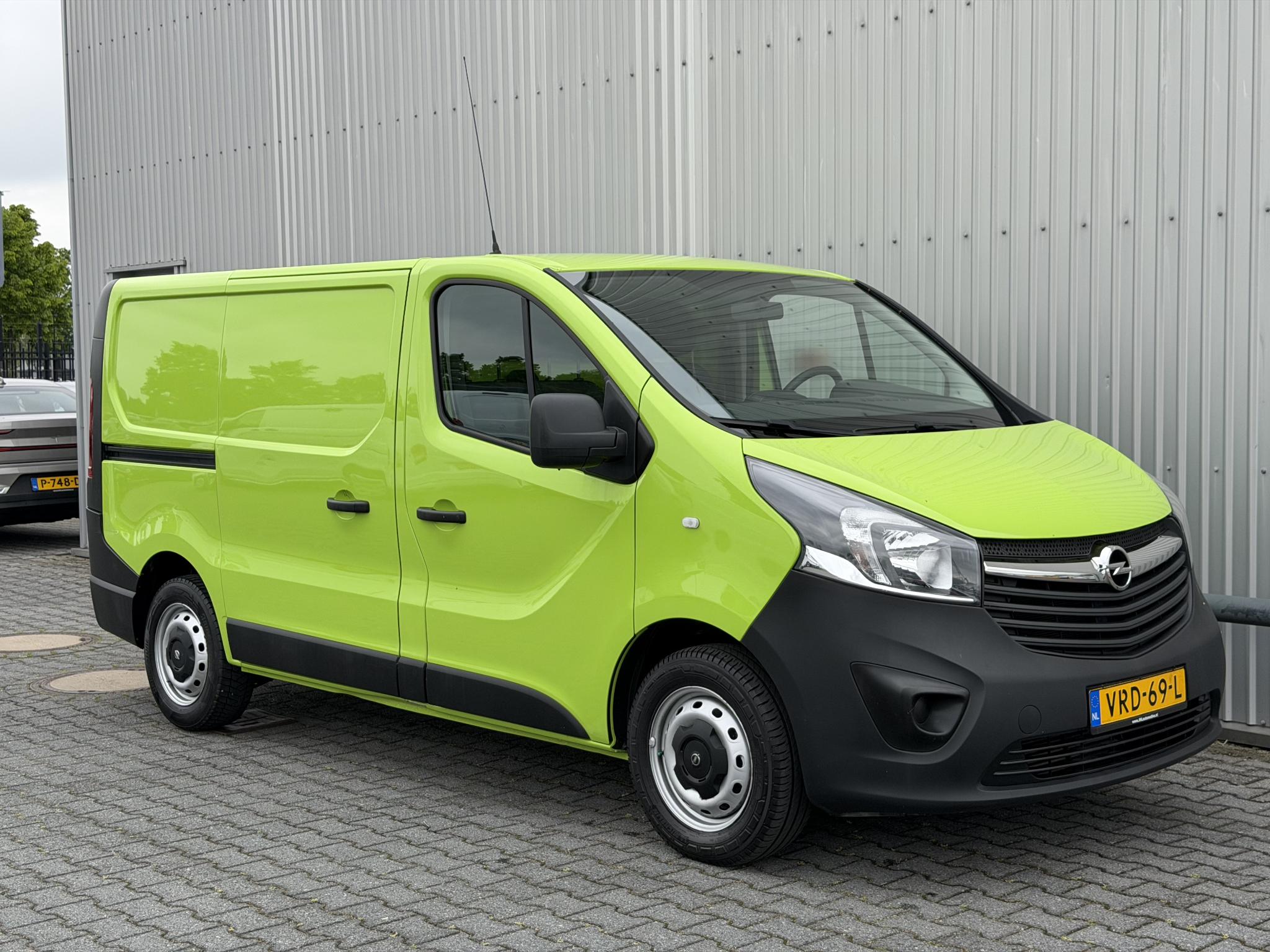 Foto van Opel Vivaro-b