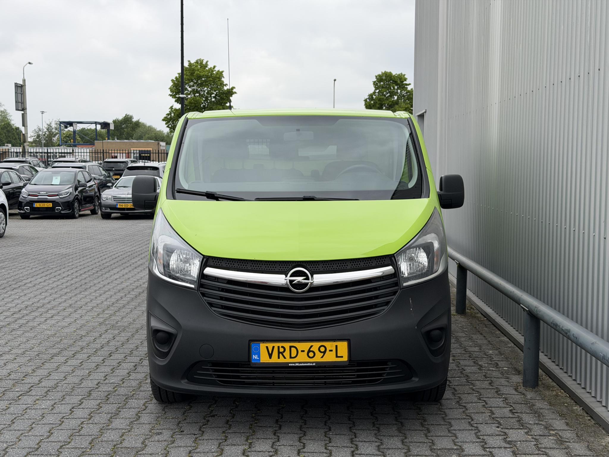 Foto van Opel Vivaro-b