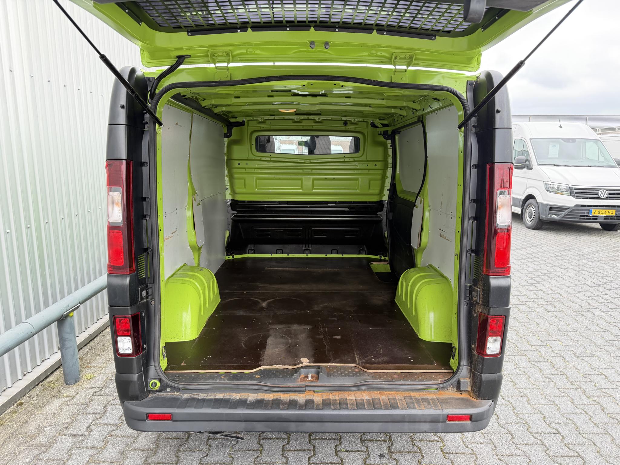 Foto van Opel Vivaro-b