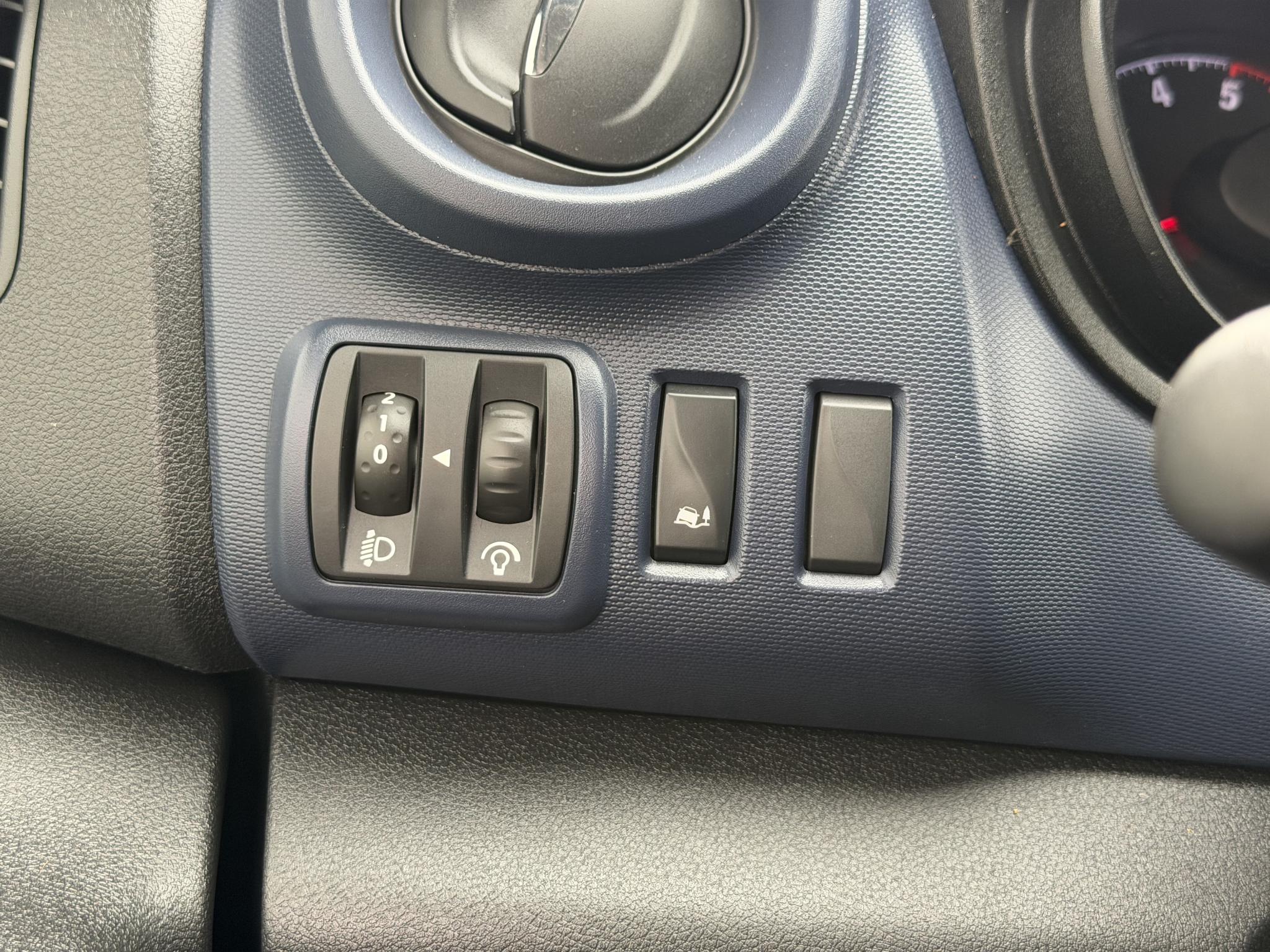 Foto van Opel Vivaro-b