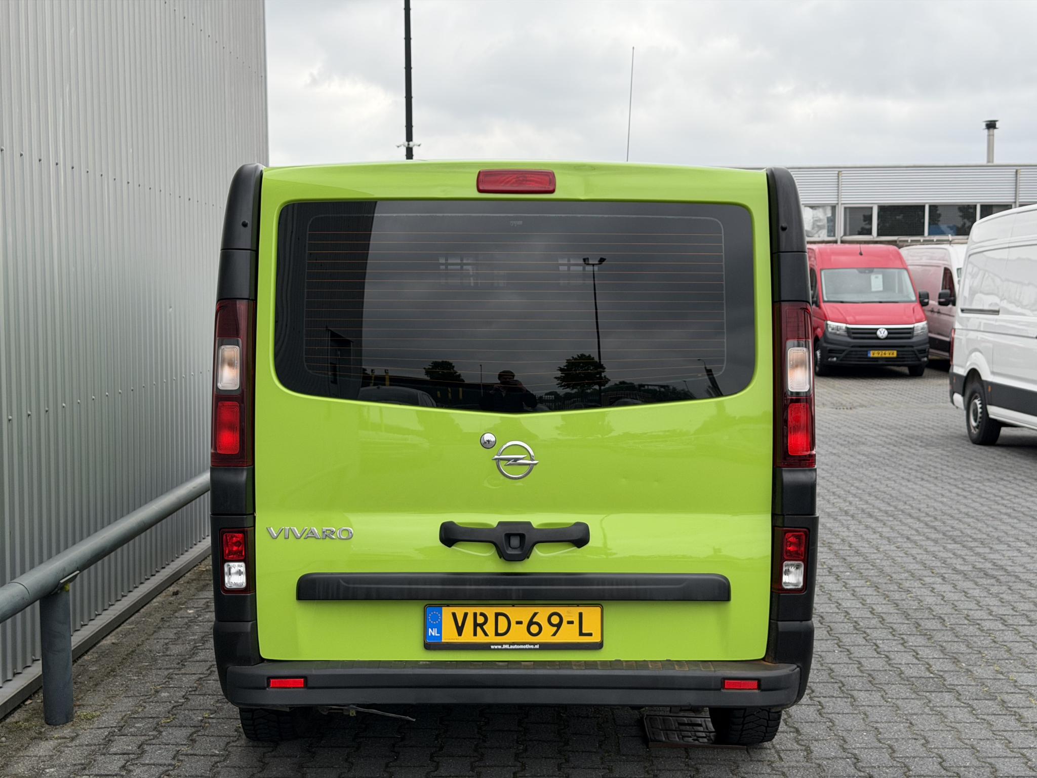 Foto van Opel Vivaro-b