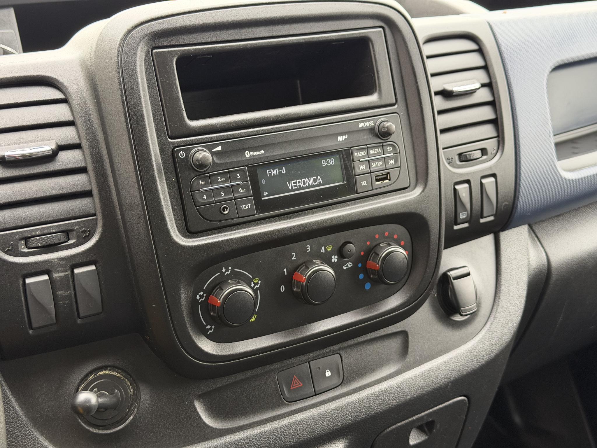 Foto van Opel Vivaro-b