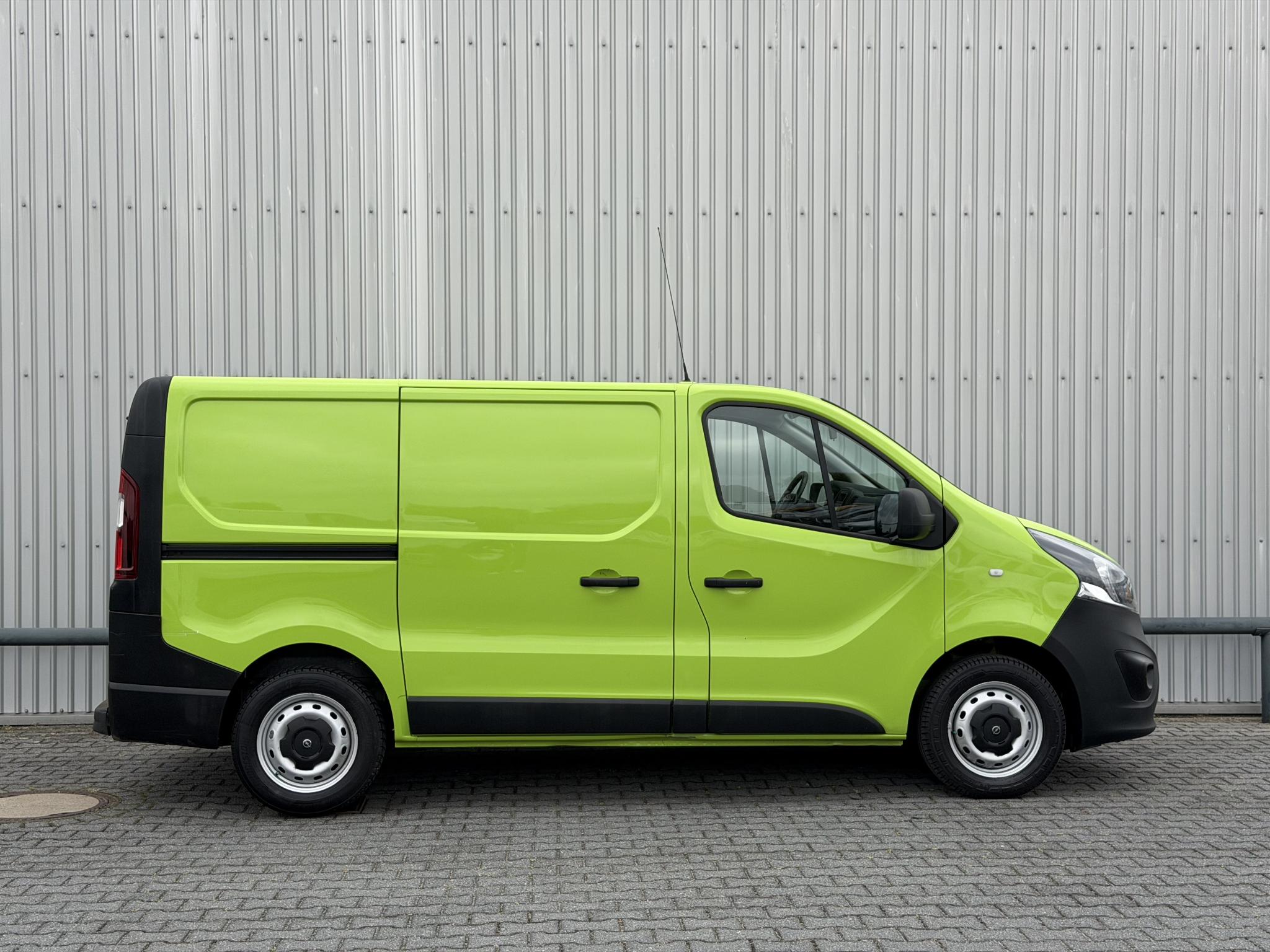 Foto van Opel Vivaro-b