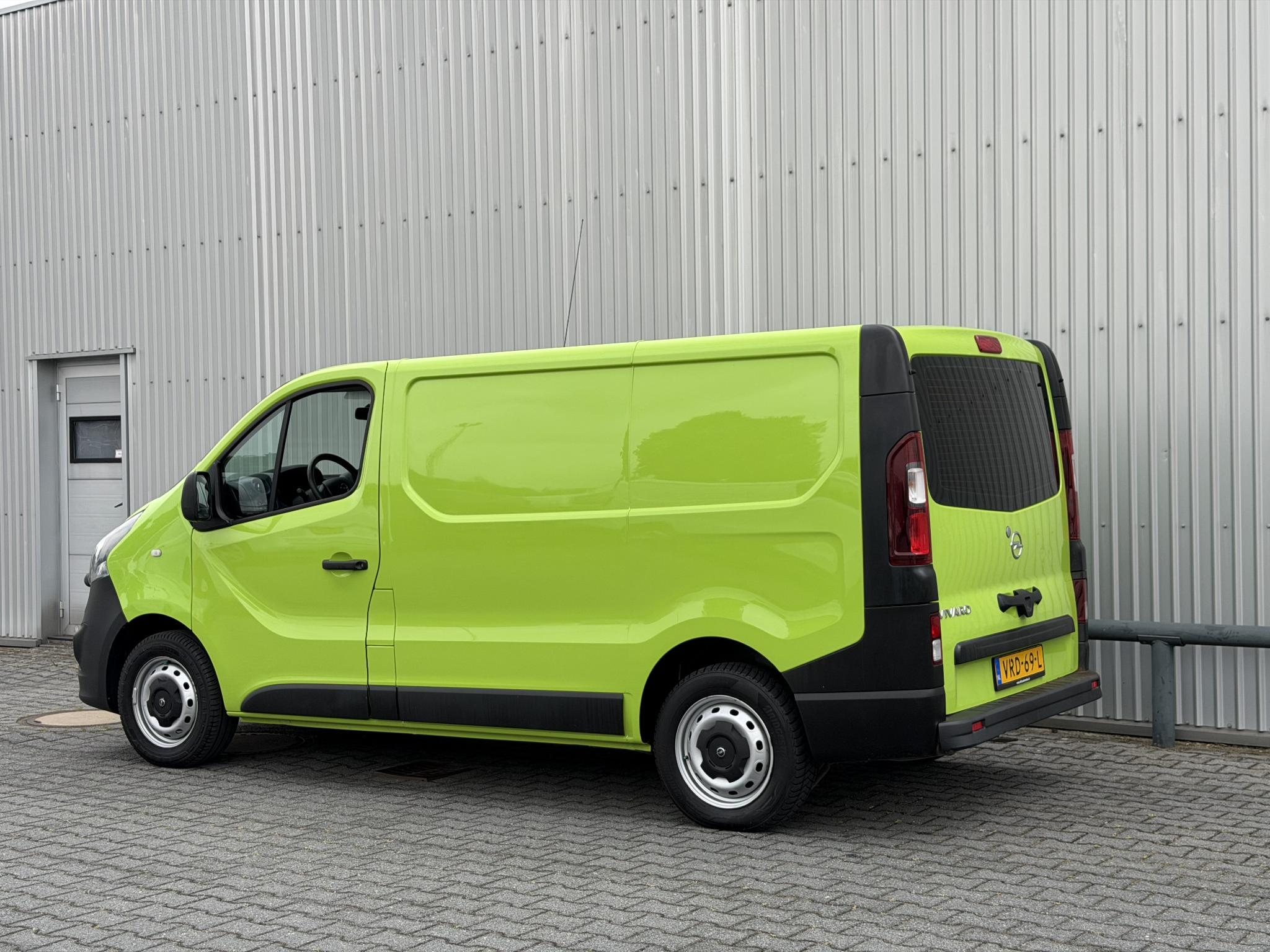 Foto van Opel Vivaro-b