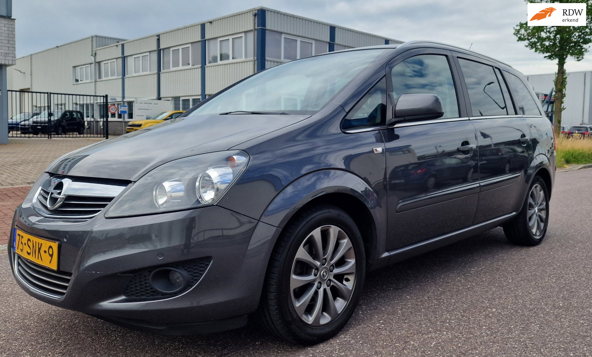 Opel Zafira 1.8 Edition 7 PERS PSENSOR CRUISE TREKHAAK 2 X SLEUTELS 2011 - voorkant