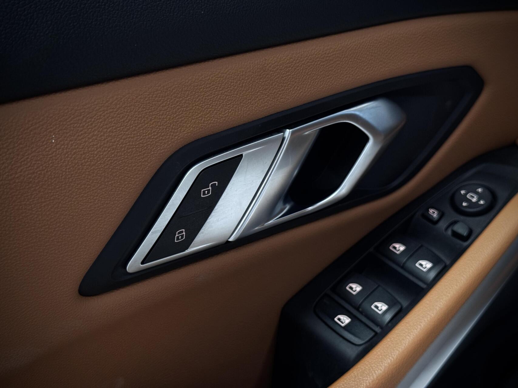 Foto van BMW 330e xDrive