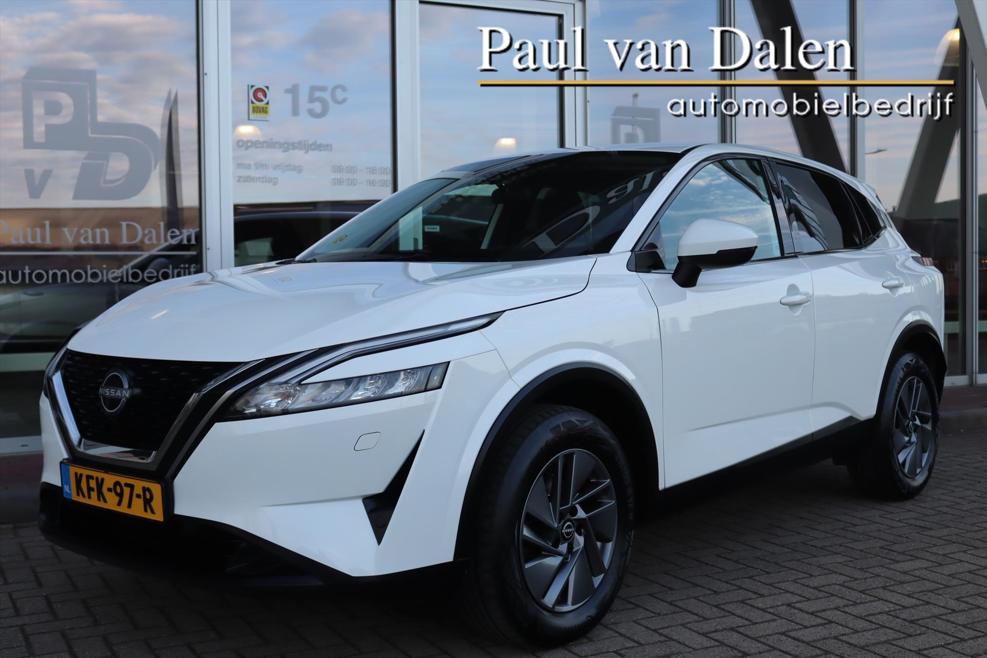Nissan Qashqai 1.3 MHEV Xtronic Acenta 2023 - voorkant