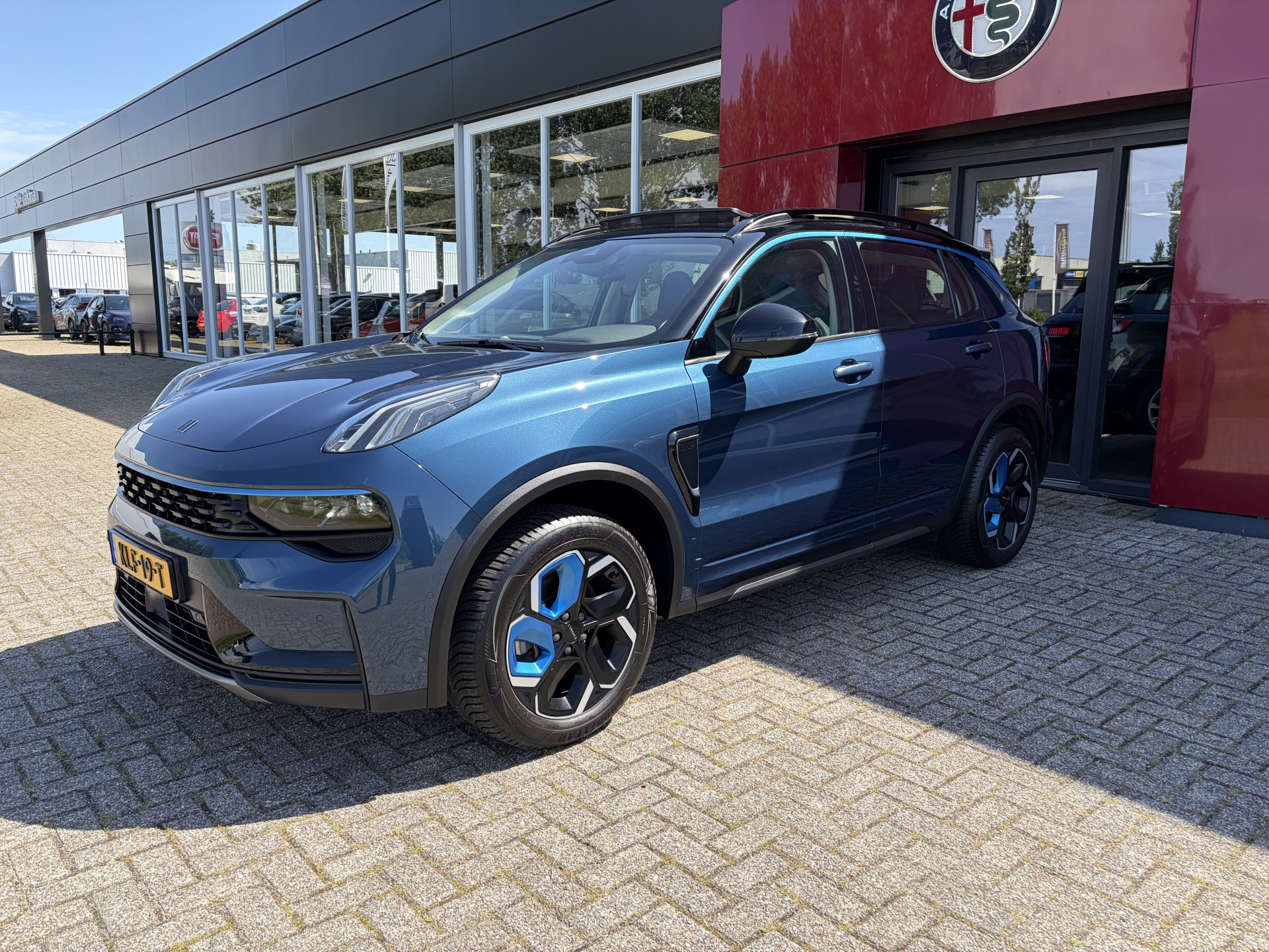 Foto van LYNK & Co 01