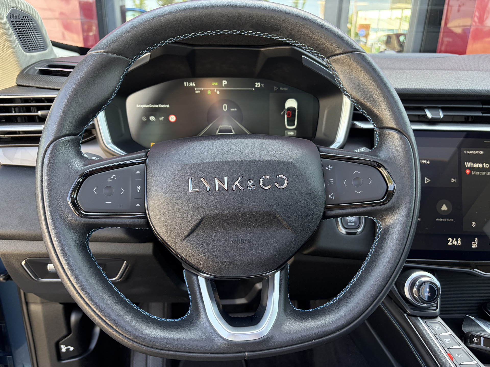 Foto van LYNK & Co 01