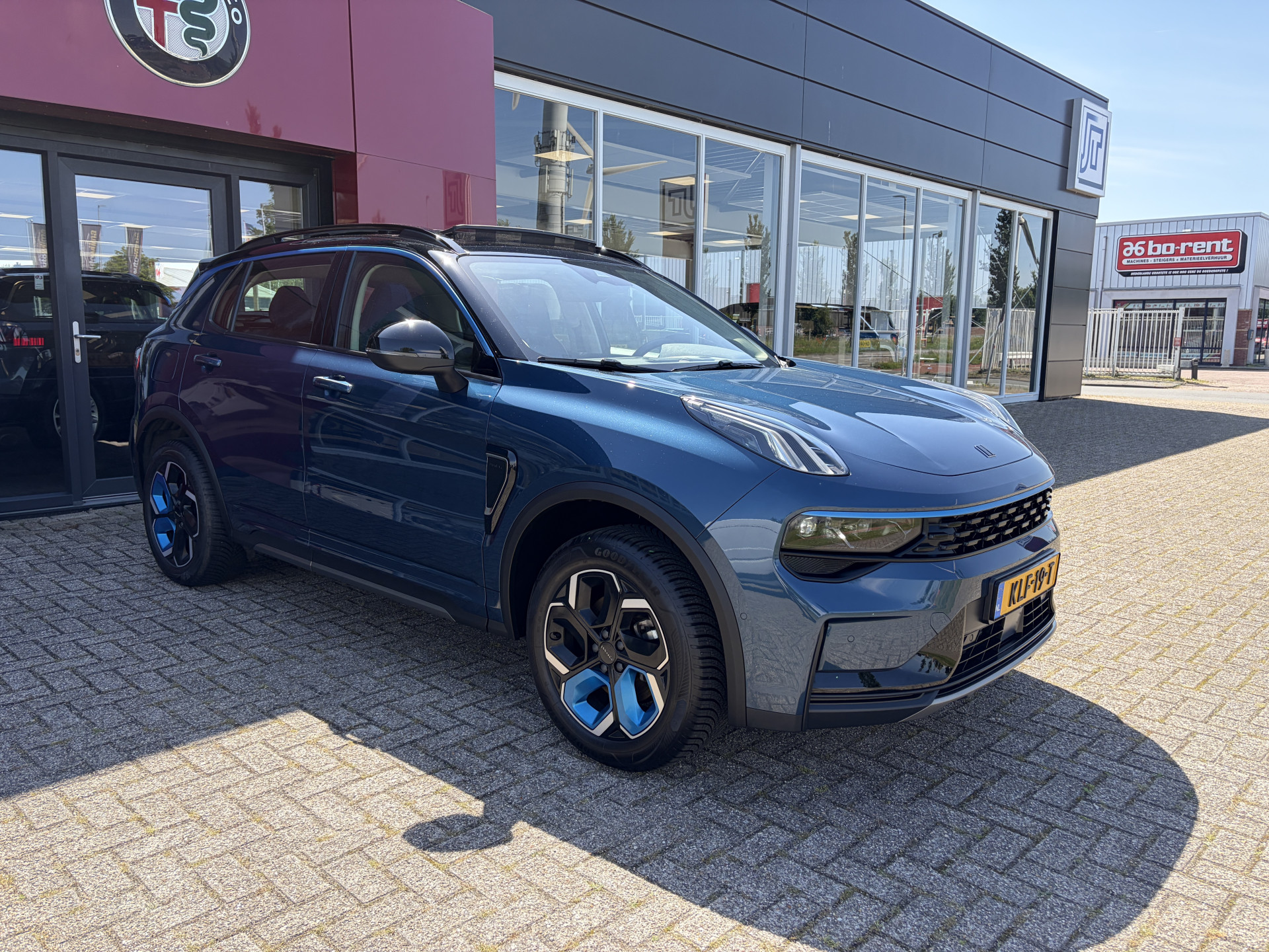 Foto van LYNK & Co 01