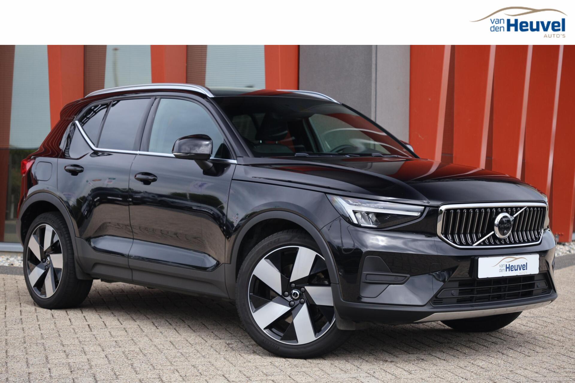 Volvo XC40 T4 Recharge Plus Bright | Stoelverwarming | Trekhaak | 360° Camera | H/K | Keyless 2022 - voorkant
