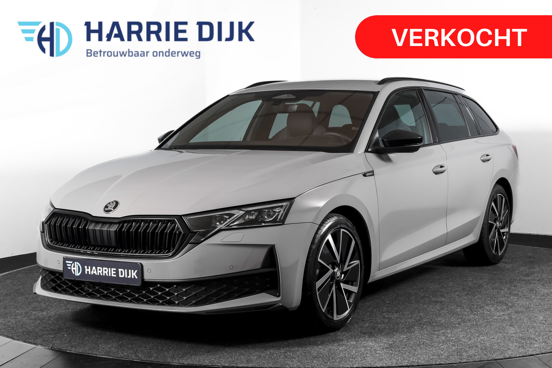 Skoda Octavia 1.5 TSI MHEV 150 PK Sportline Tour 2026 - voorkant