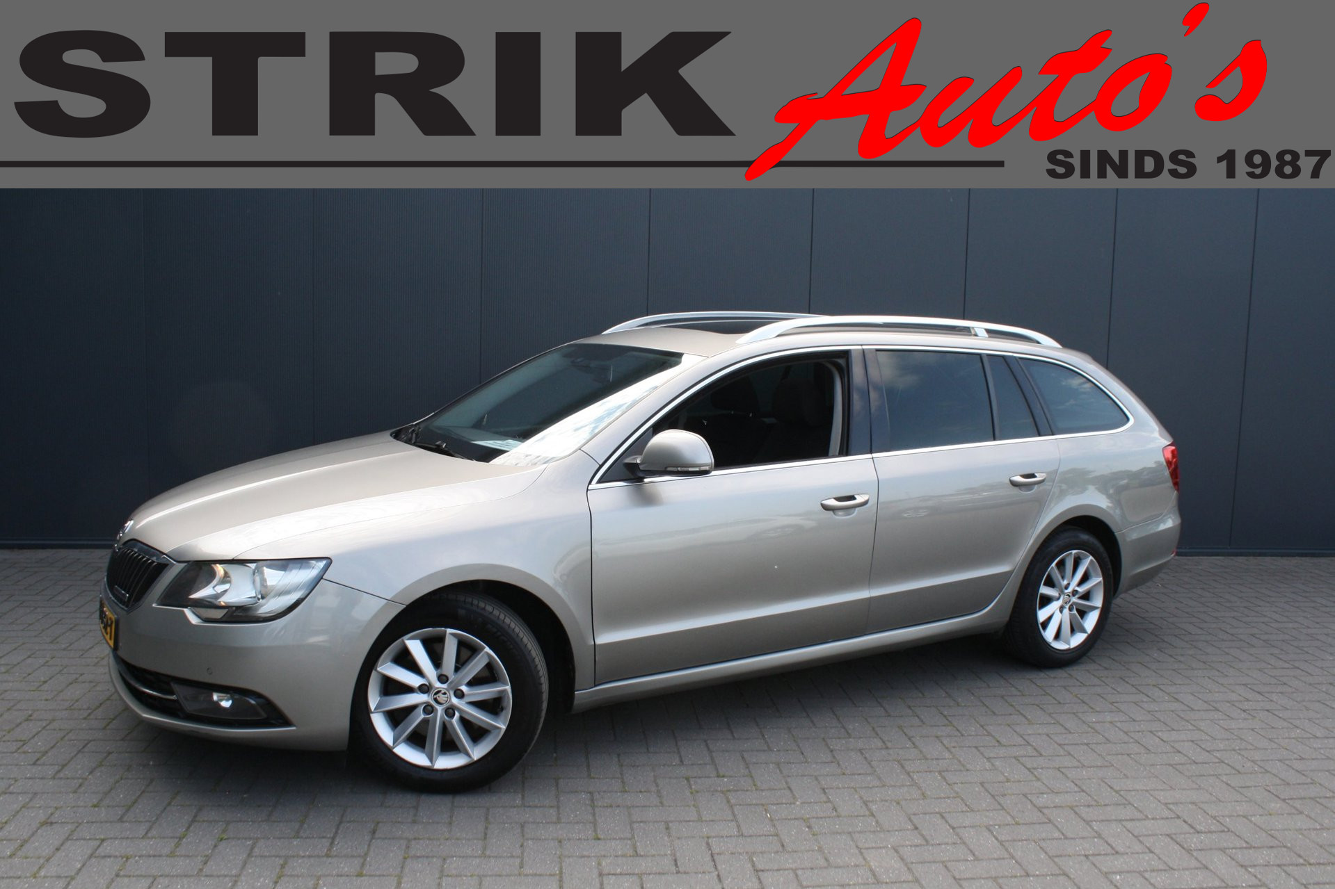 Skoda Superb 1.6 TDI Sprint Pro NAVIGATIE - CAMERA - PANORAMADAK - 2 x PDC - TREKHAAK 2014 - voorkant