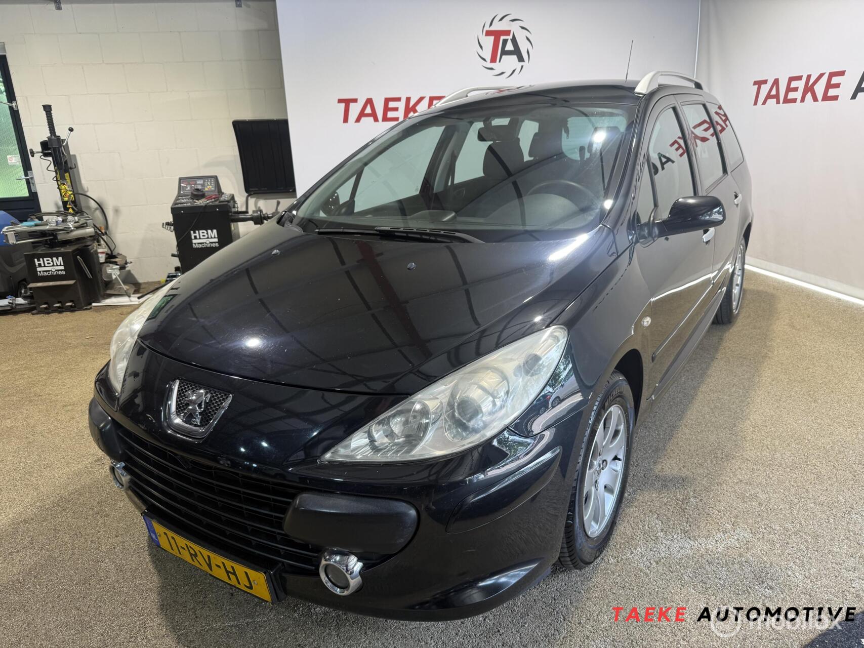 Peugeot 307 1.6-16V Pack CLIMA/CRUISE/PANO/APK/NAP 2005 - voorkant