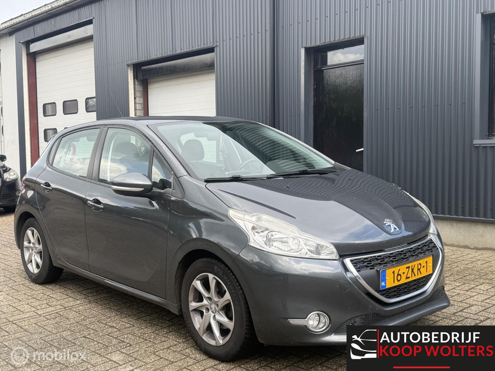 Peugeot 208 1.6 e-HDi Blue Lease Airco 5 drs 2012 - voorkant