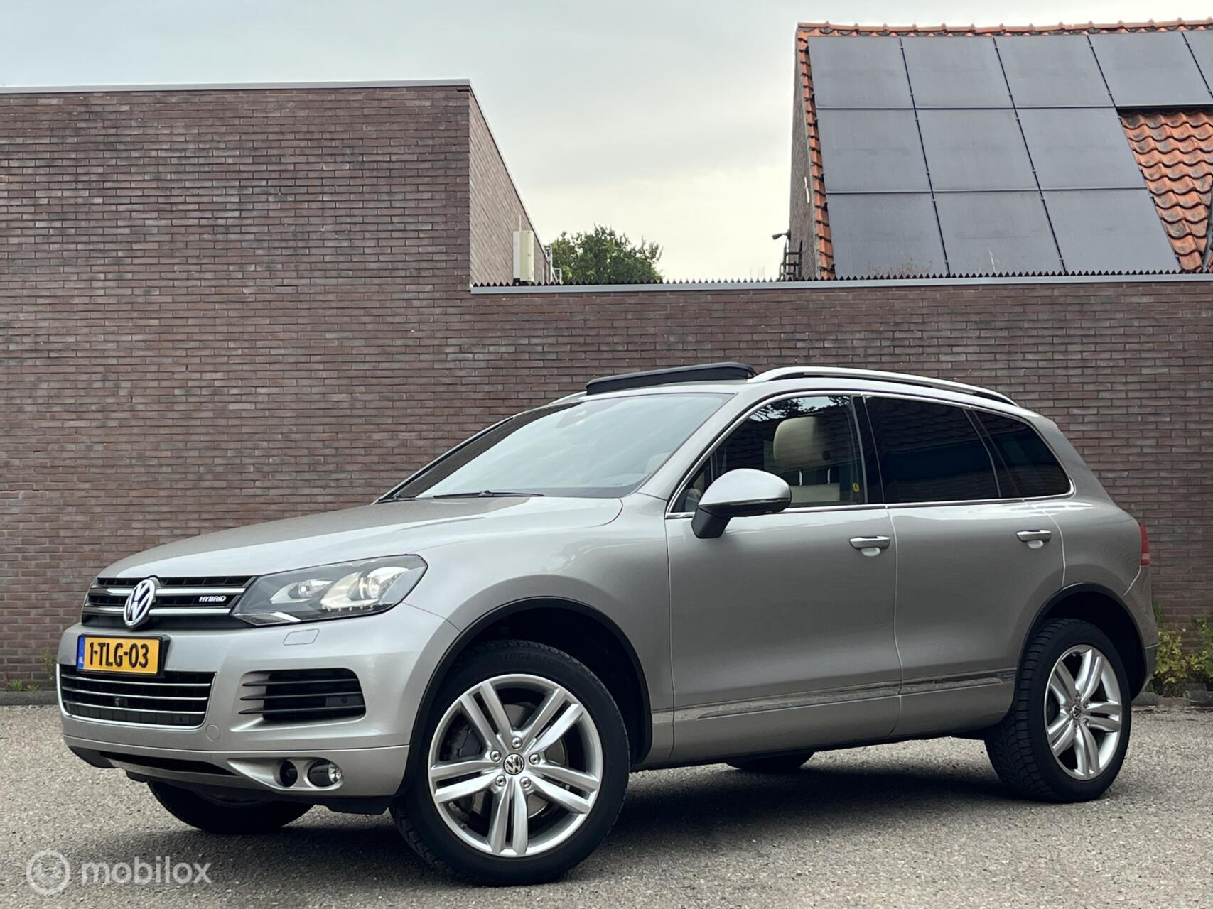 Volkswagen Touareg 3.0 TSI Hybrid High Edition 2013 - voorkant