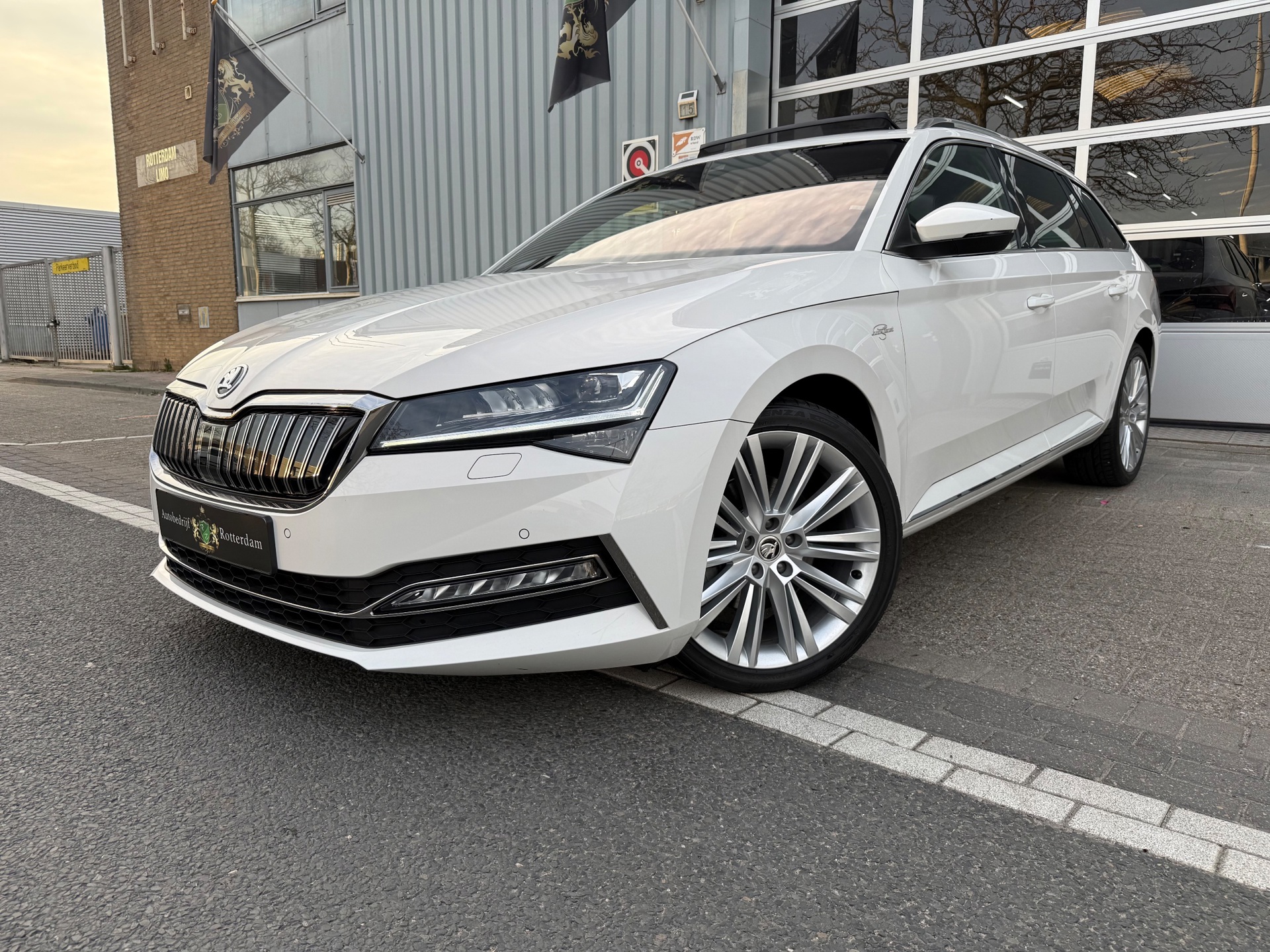 Foto van Skoda Superb Combi
