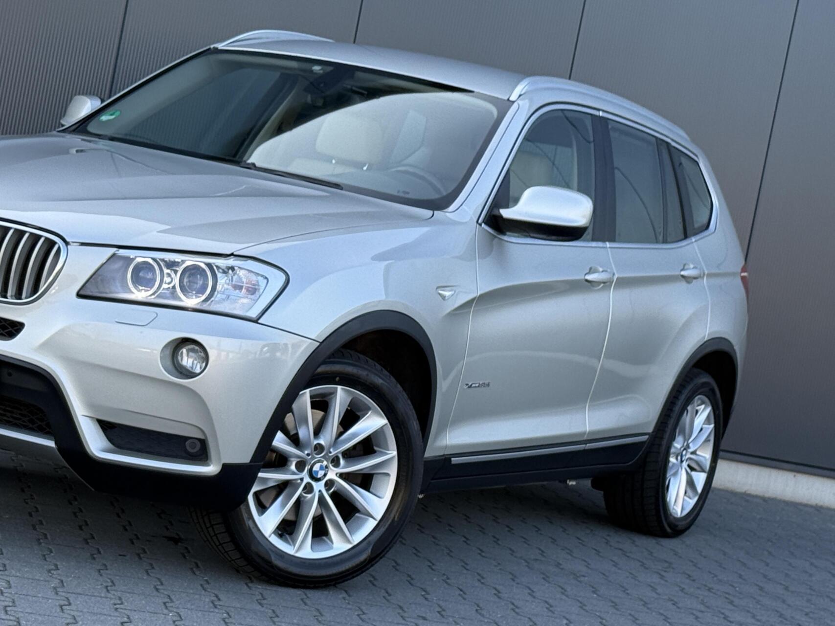 Foto van BMW X3 Xdrive35i
