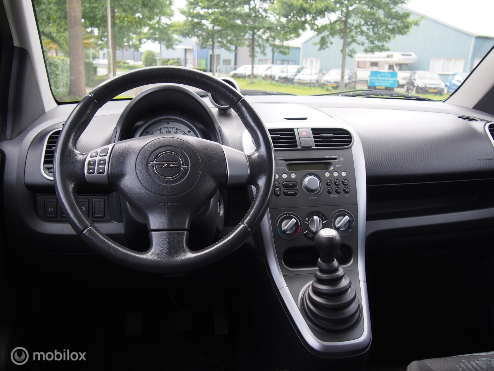 Foto van Opel Agila