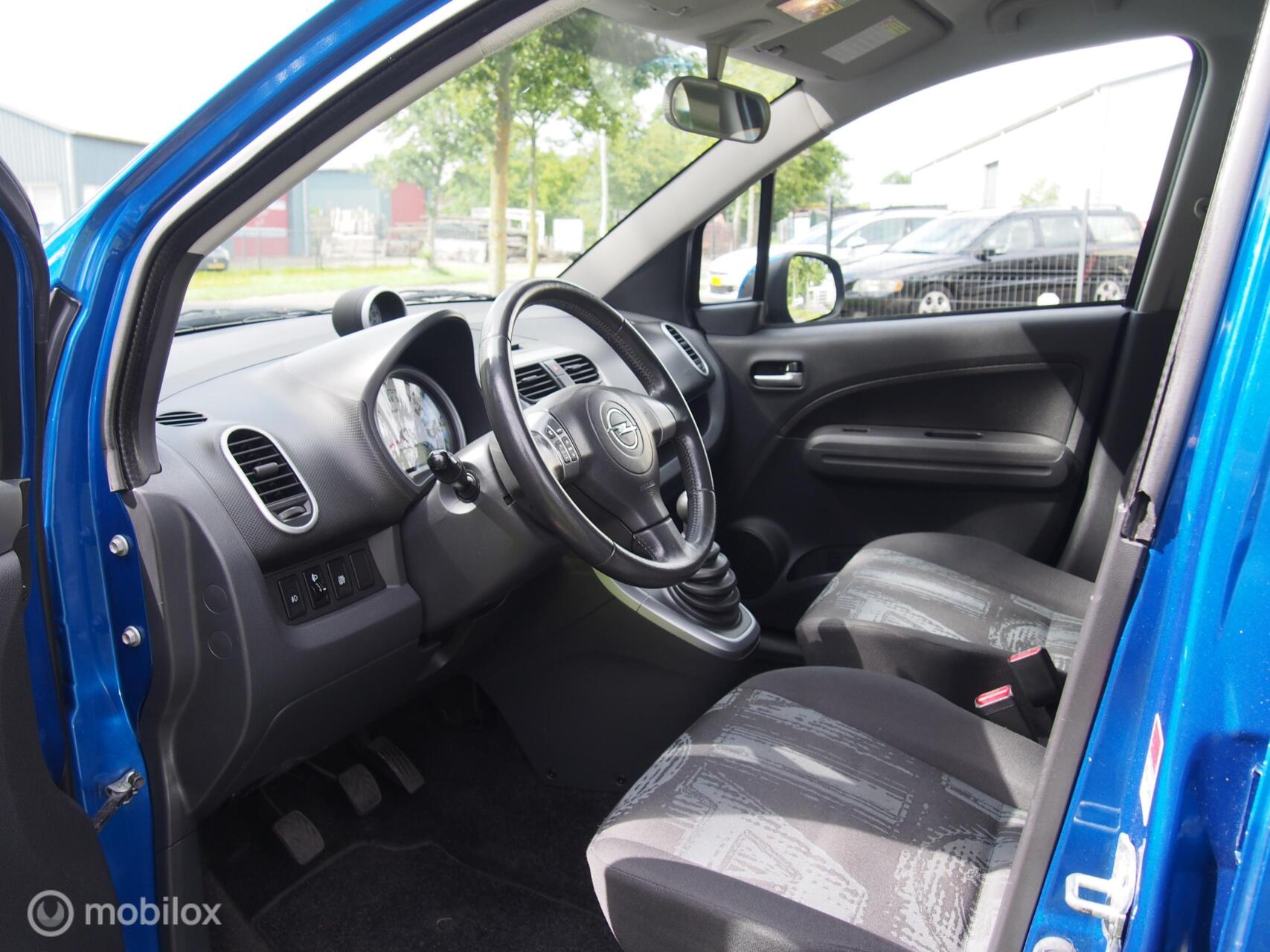 Foto van Opel Agila