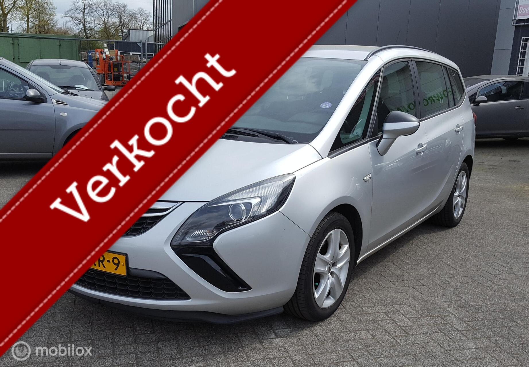 Opel Zafira Tourer 1.4 Cosmo 2012 - voorkant