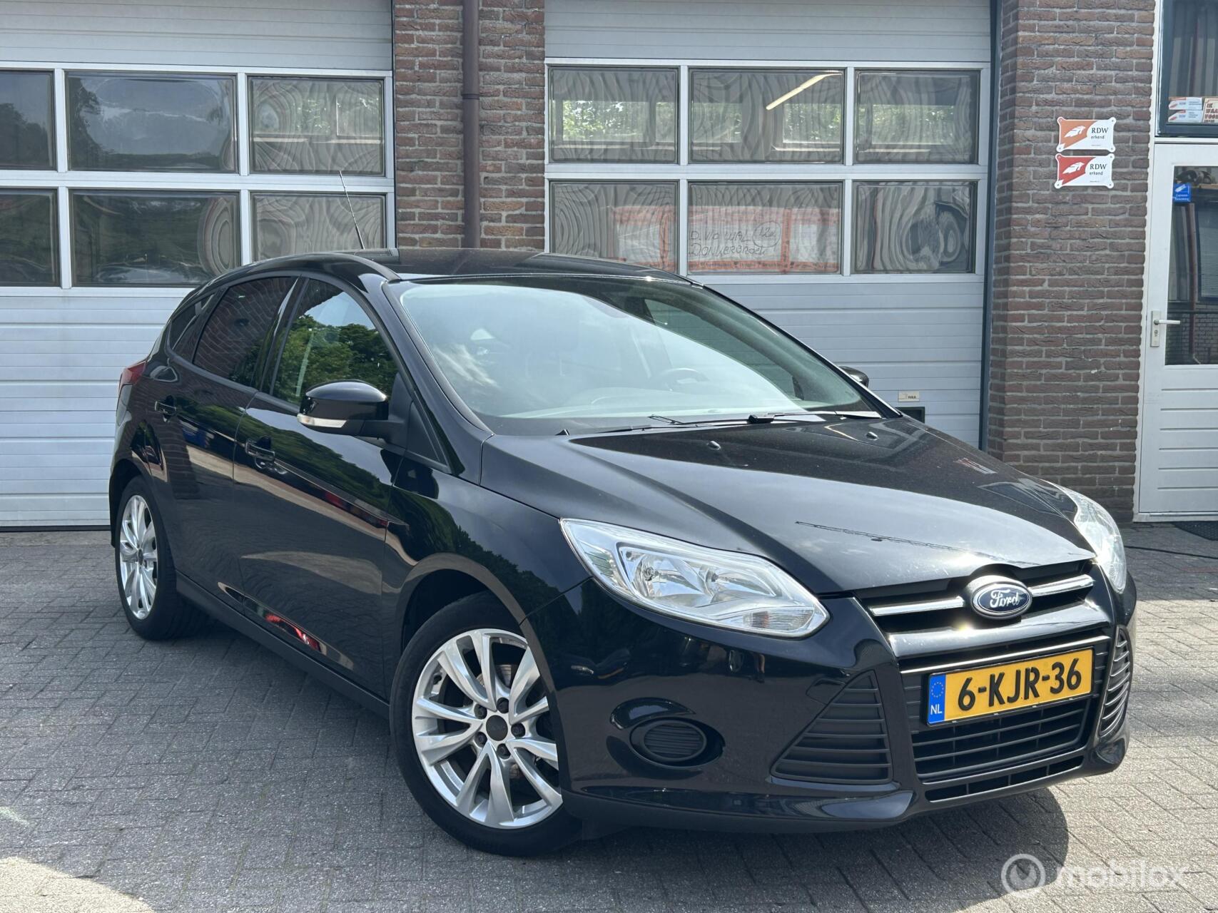 Foto van FORD FOCUS