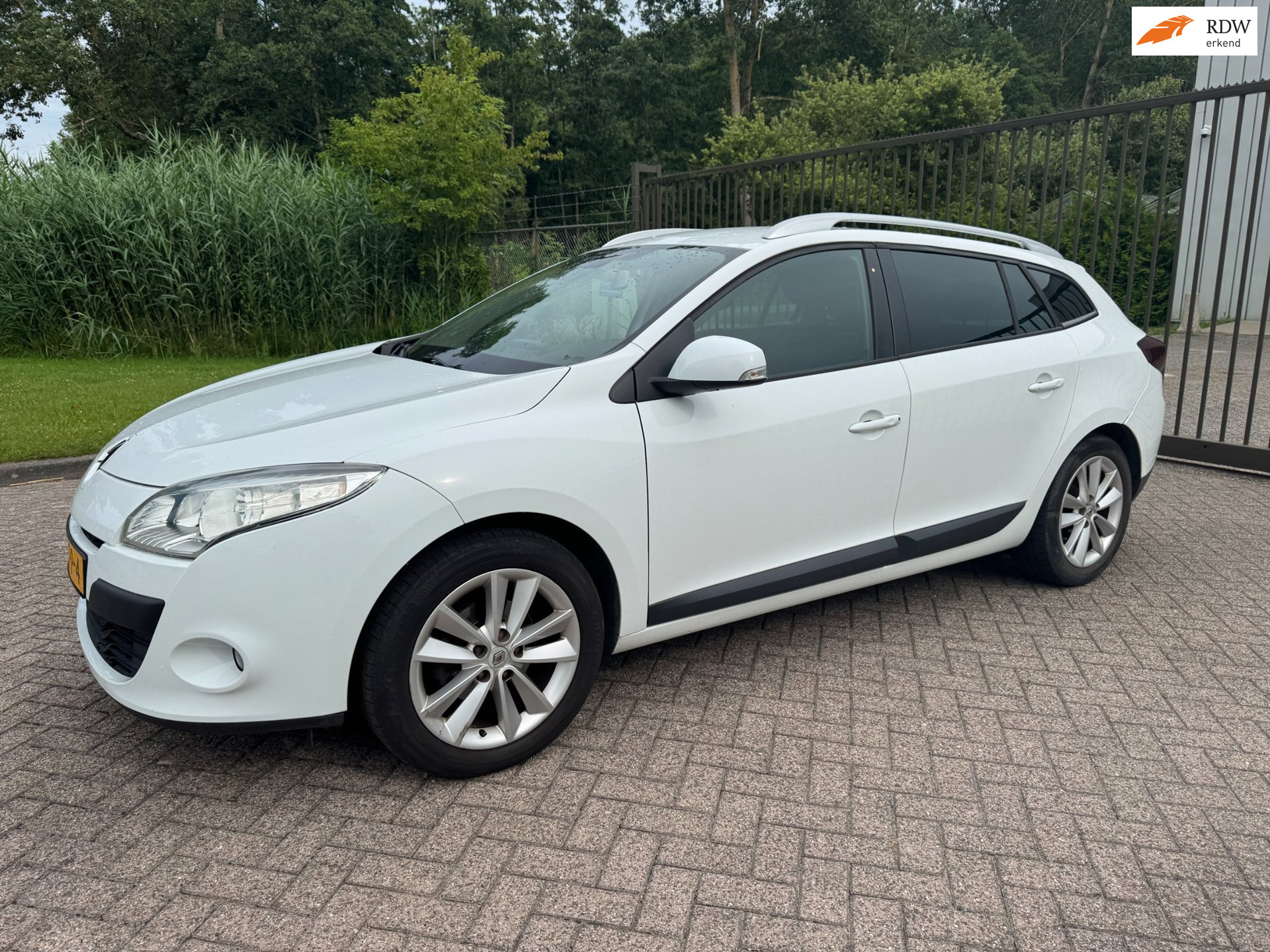 Renault Megane 1.6 Expression/LPG/CLIMA/CRUISE/NAVI/TREKHAAK/ELEKTRISCHE RAMEN 2011 - voorkant