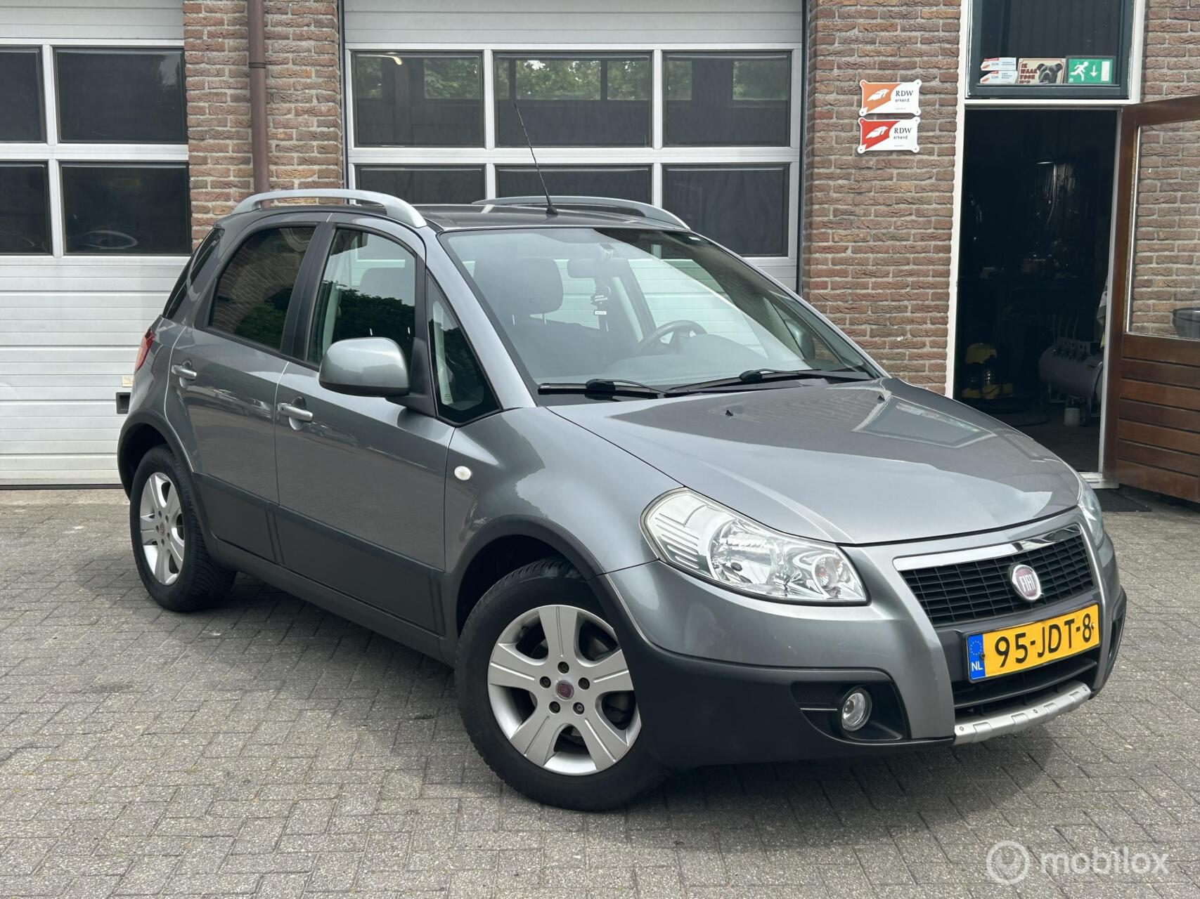 Fiat Fiat Sedici 1.6-16V Emotion Automaat | Hoge zit | Clima | 2009 - voorkant