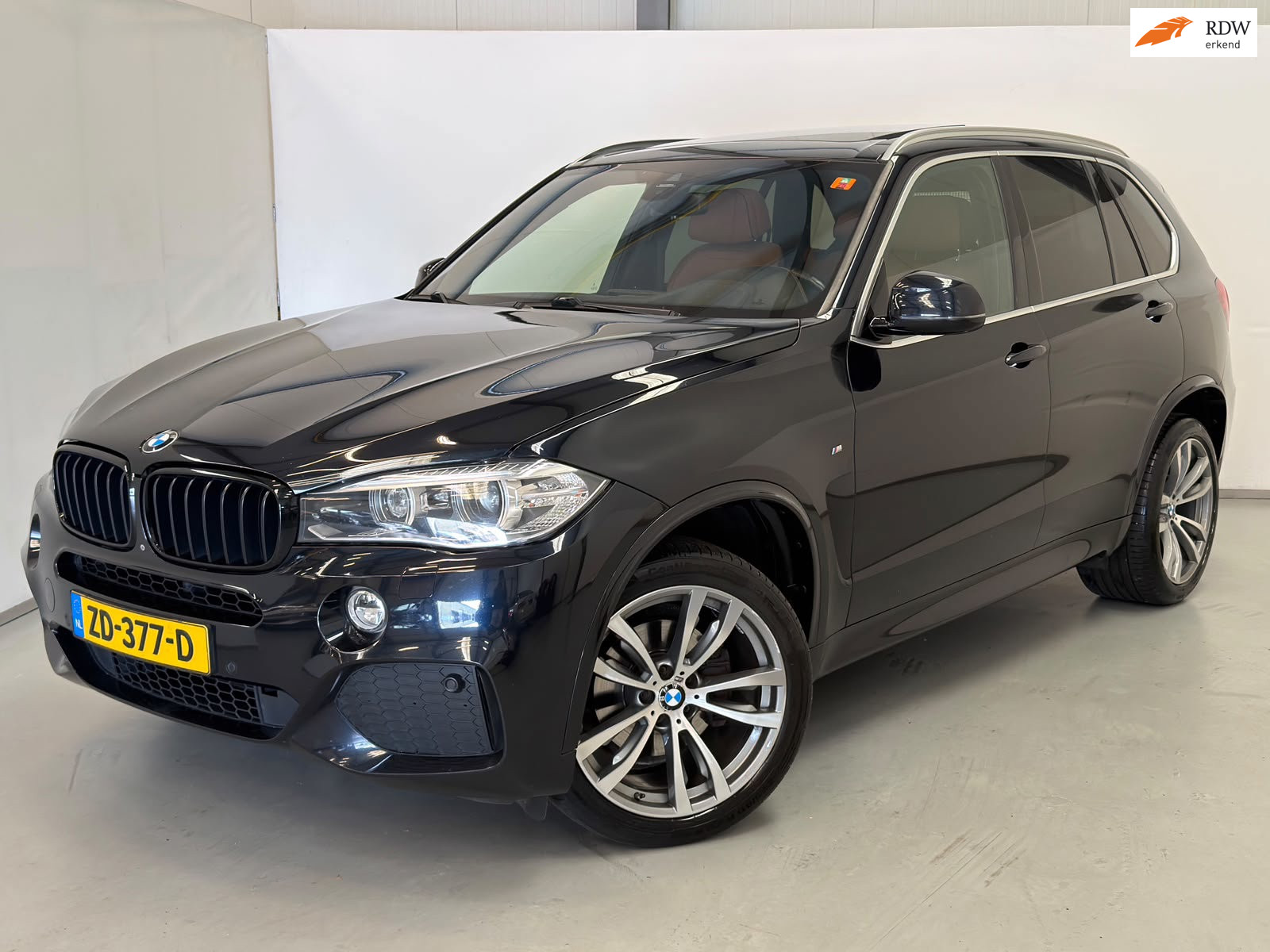 BMW X5 Xdrive30d XDrive30d High Exe. / Pano / M-pakket / HUD / Memory 2016 - voorkant