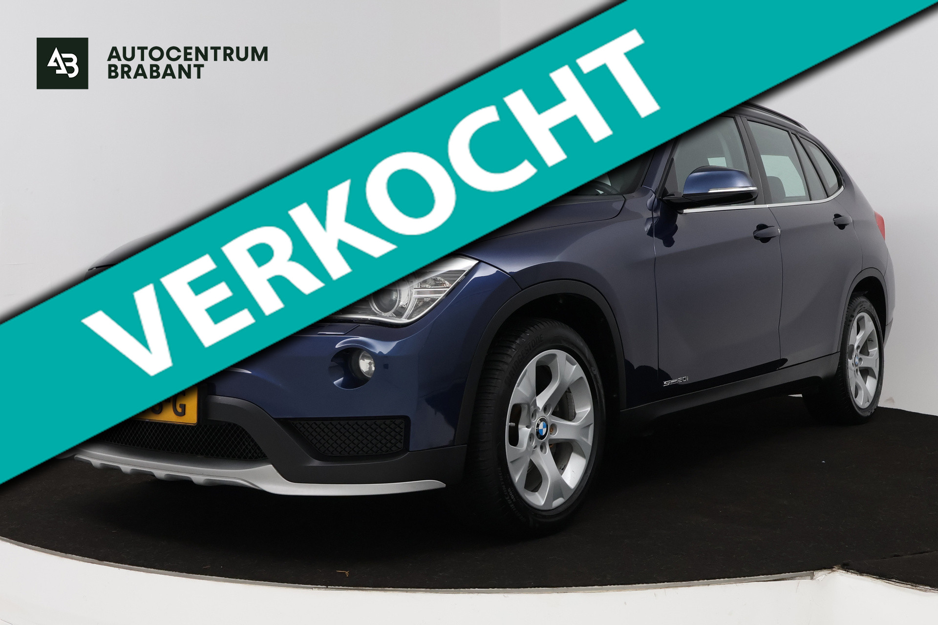 BMW X1 Sdrive20i SDrive20i Executive (TREKHAAK, PARKEERSENSOREN, NAVIGATIE) 2015 - voorkant