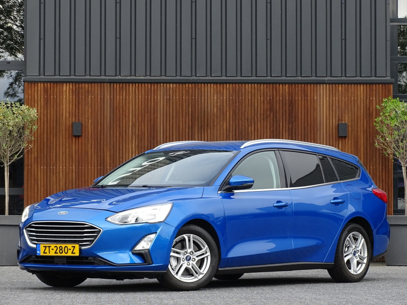 Ford Focus 1.0 101PK EcoBoost Tr Ed. / luxe pakket / LED *NAP* 2019 - voorkant