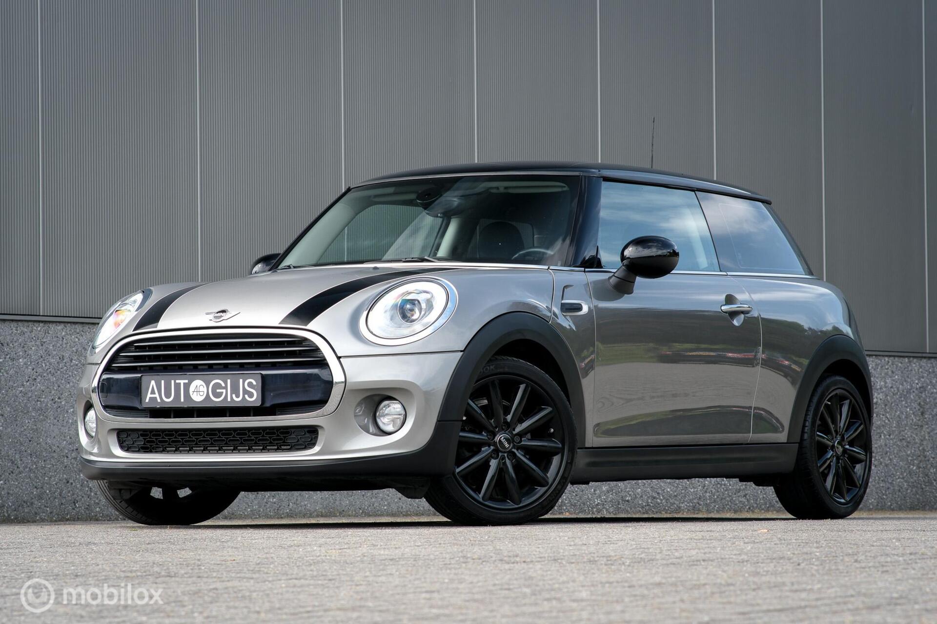 Mini Cooper 1.5 Cooper Chili Automaat | Dealer OH | LED | Navigatie | Keyless entry | Cruise | NL auto NAP | Rijklaarprijs | 2017 - voorkant