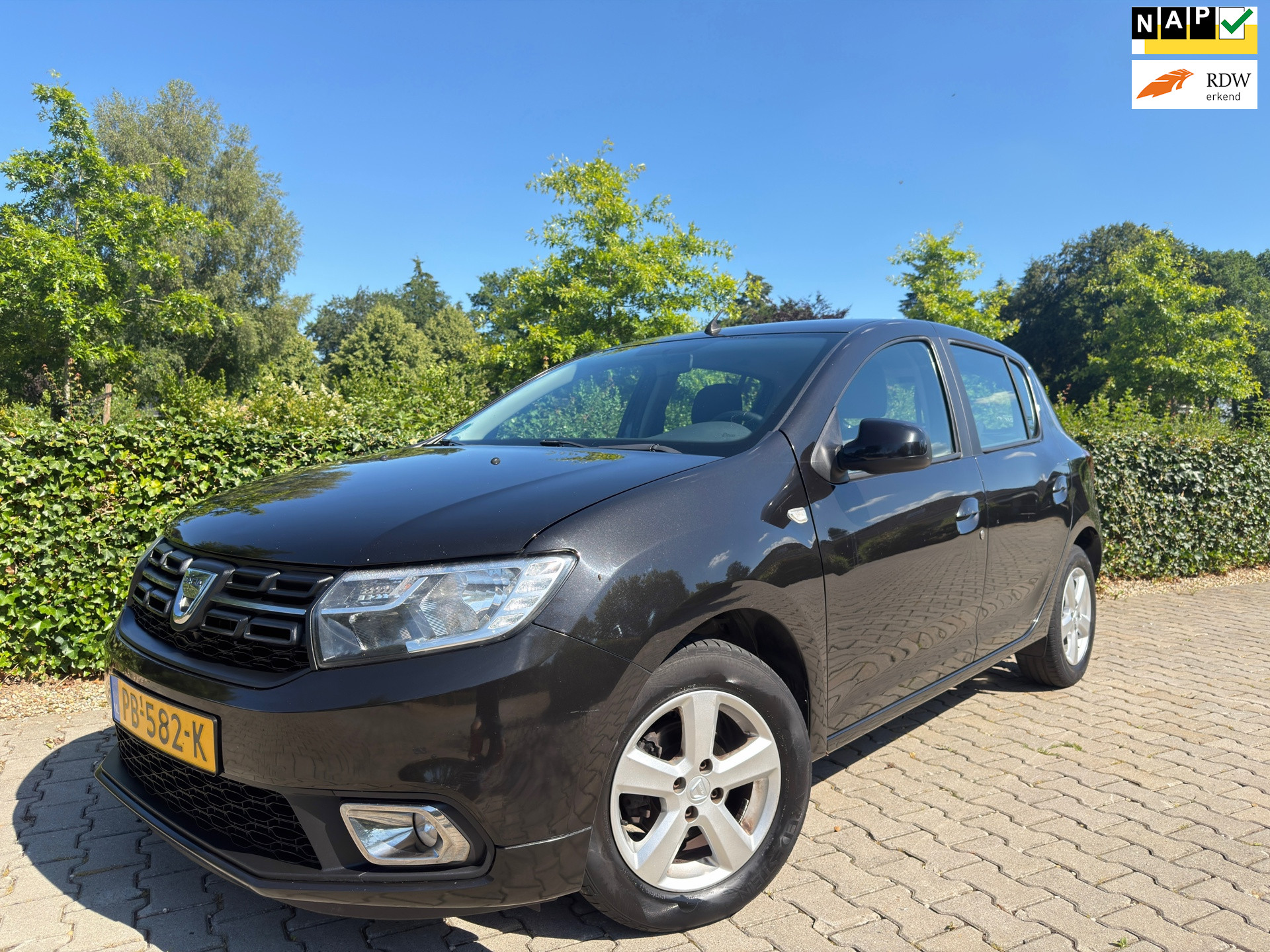 Dacia Sandero 0.9 TCe Bi-Fuel Laureate 5-Deurs , Airco / Cruise / Navi-Multimedia / Isofix / Pdc / 15" Lm / LPG G3 . 2017 - voorkant