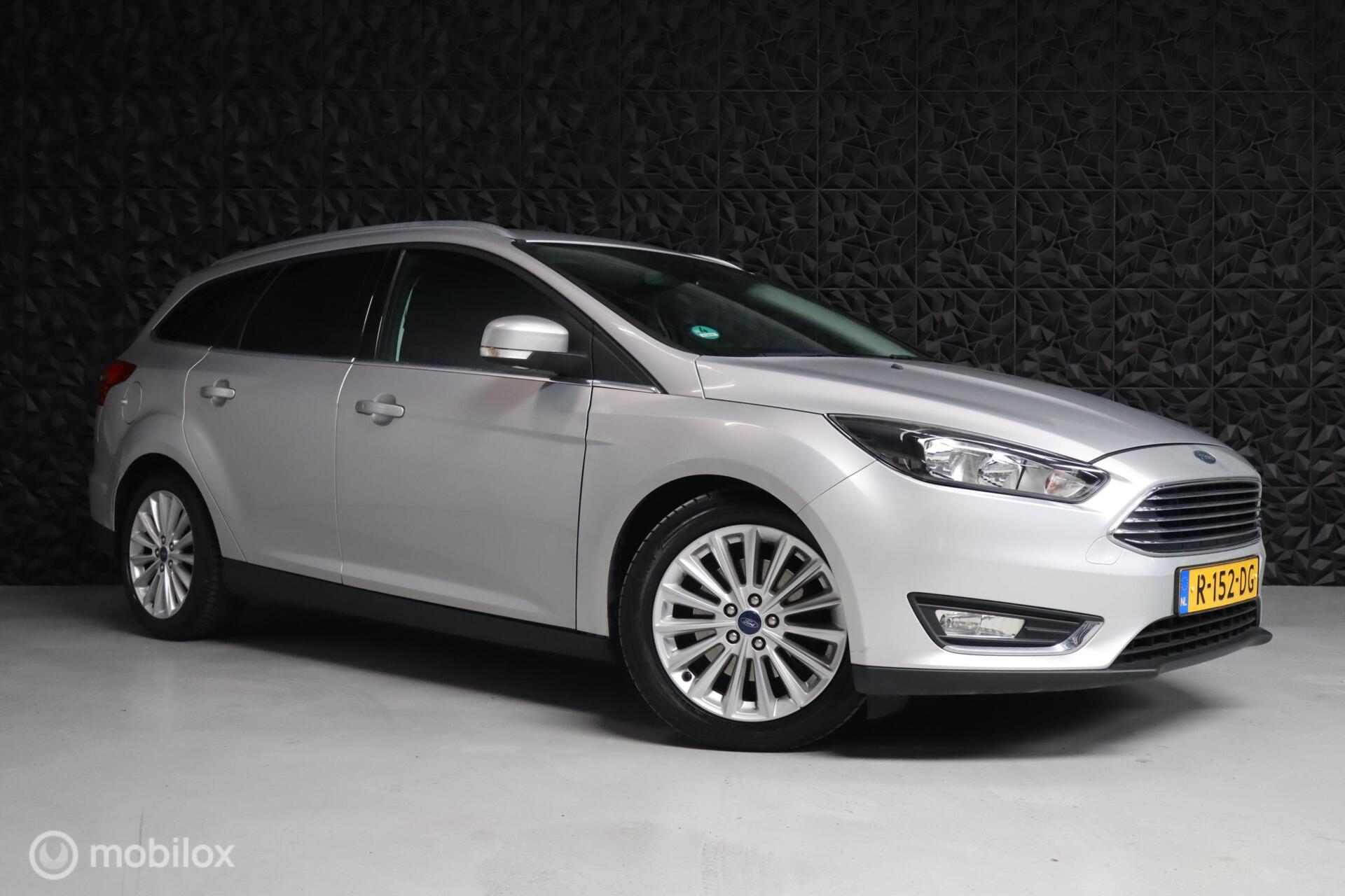 Ford Focus 1.5 Titanium | AC | PDC | ESP | Start&Stop 2016 - voorkant