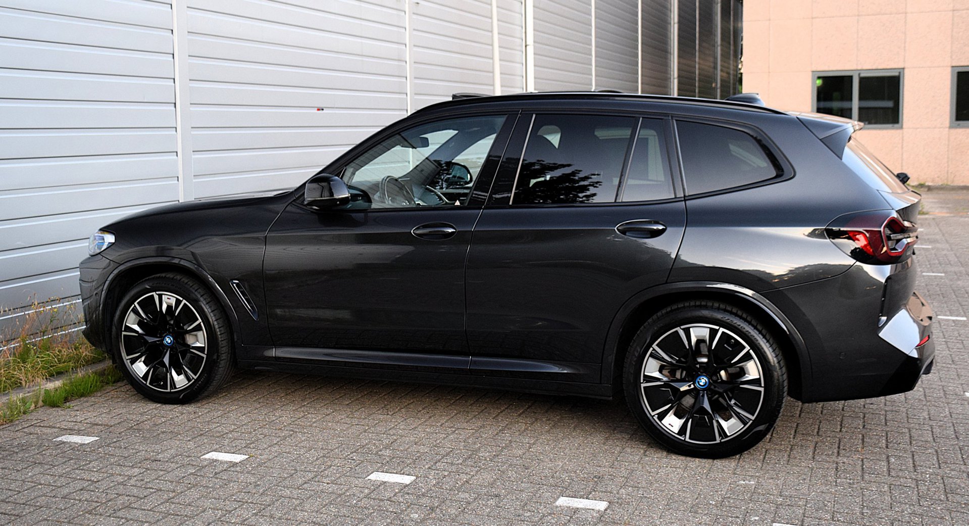 Foto van BMW Ix3