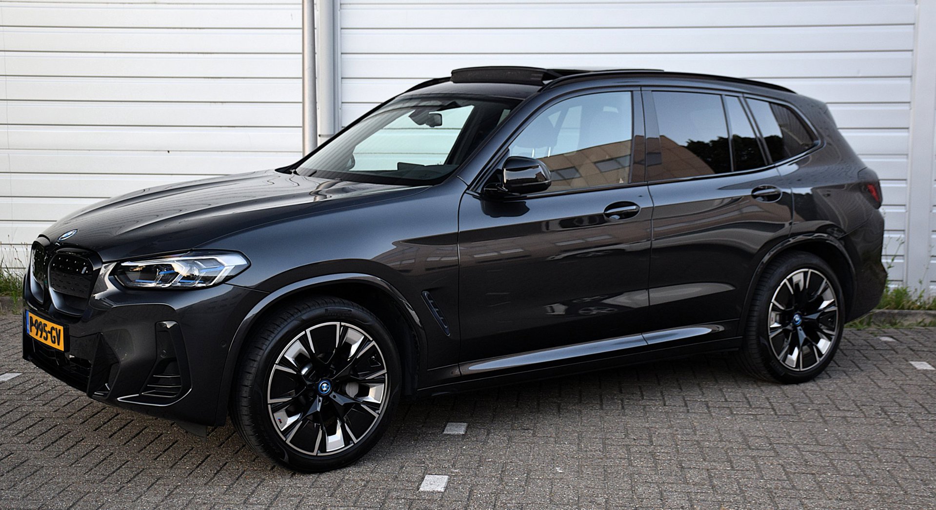 Foto van BMW Ix3