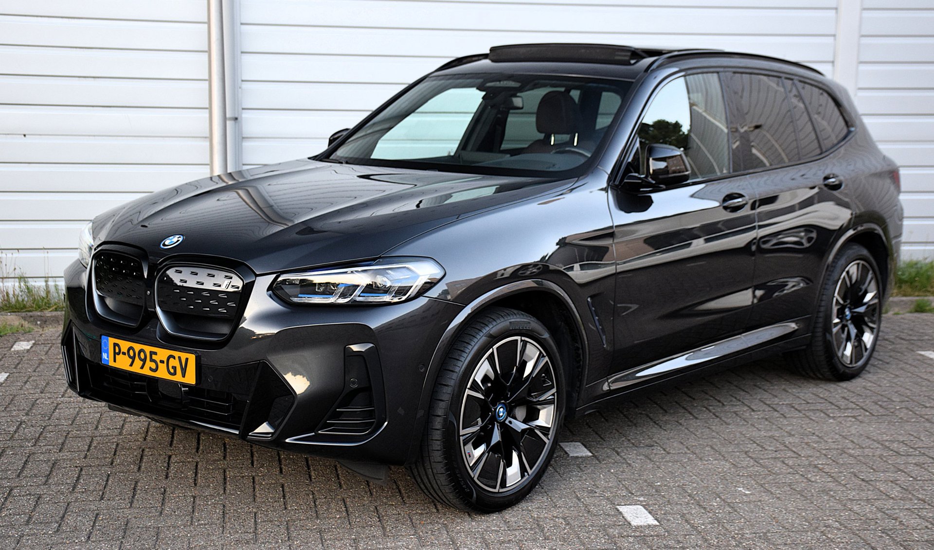 Foto van BMW Ix3