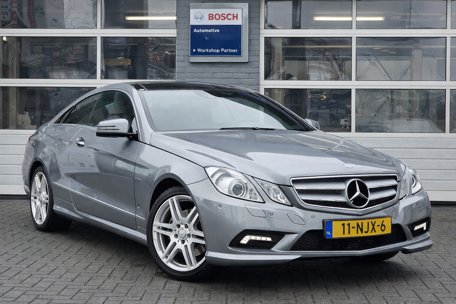 Mercedes-Benz E-klasse 250 CGI Avantgarde AMG|Pano|Leder|ILS-koplampen|Breedset| 2010 - voorkant