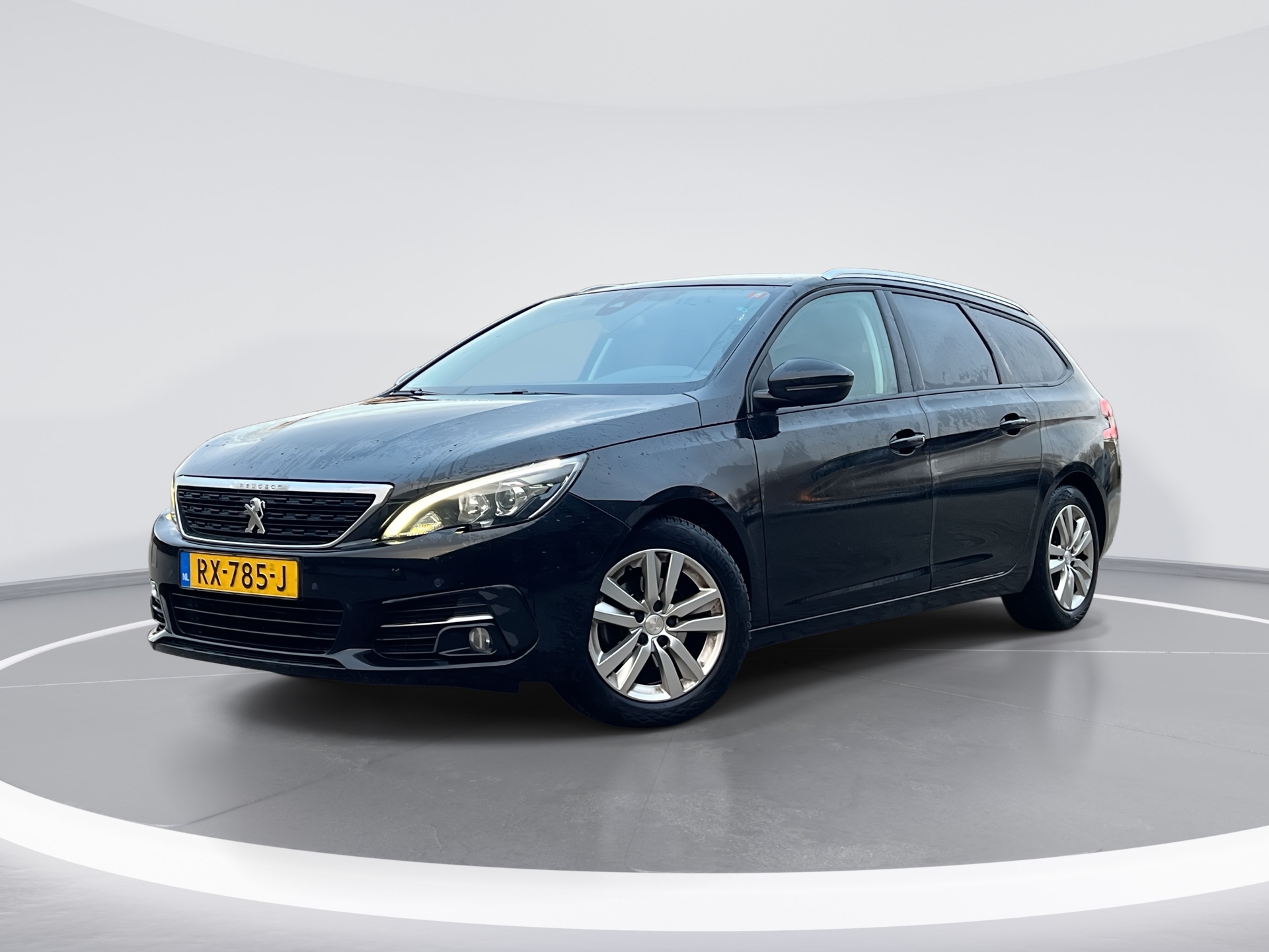 Peugeot 308 1.2 Turbo Blue Lease Executive 2018 - voorkant