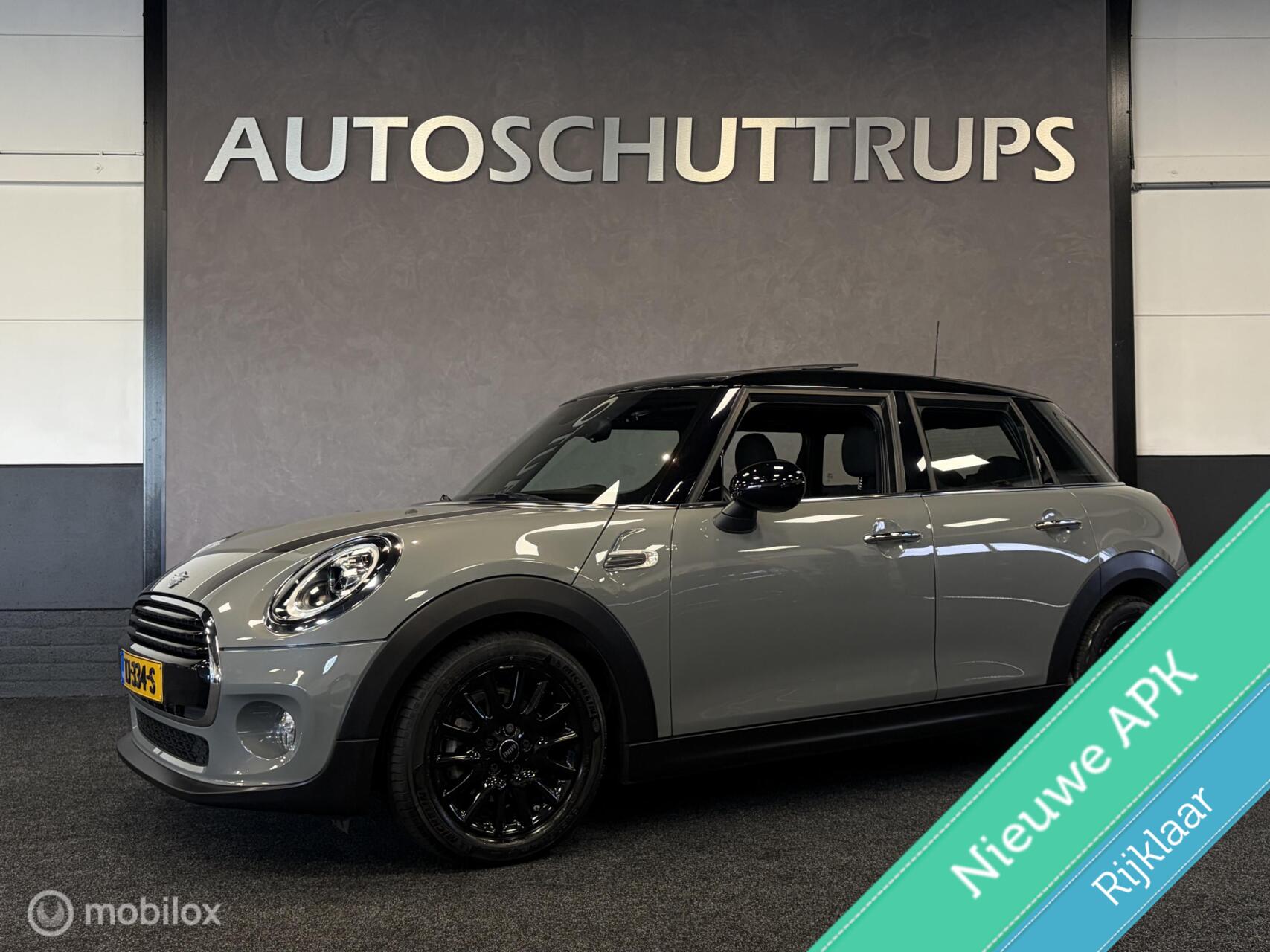 Mini Cooper 1.5 Cooper Chili UNION JACK LED / PANO / NAVI / CLIMA / CRUISE / KEYLESS / 1E EIG / DEALER O.H. / 2018 - voorkant