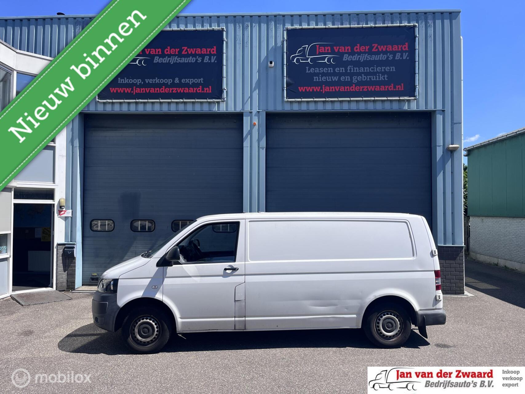Volkswagen Transporter 2.0 TDI 140 PK  6 versnellingen  LANG E uitvoering Geisoleerde Laadruimte 2011 - voorkant