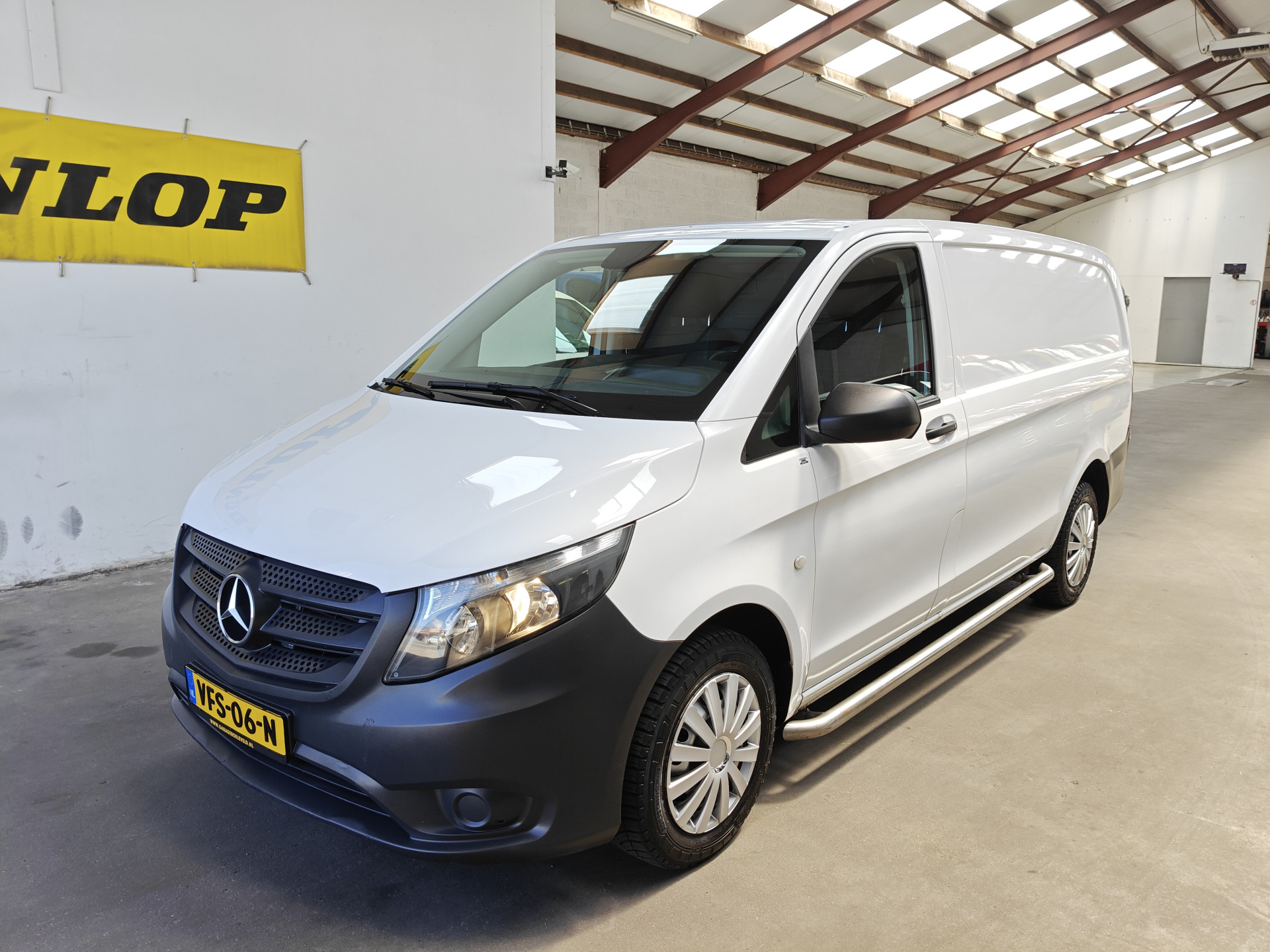 Mercedes-Benz Vito 111 CDI Lang Business Professional Plus 2020 - voorkant