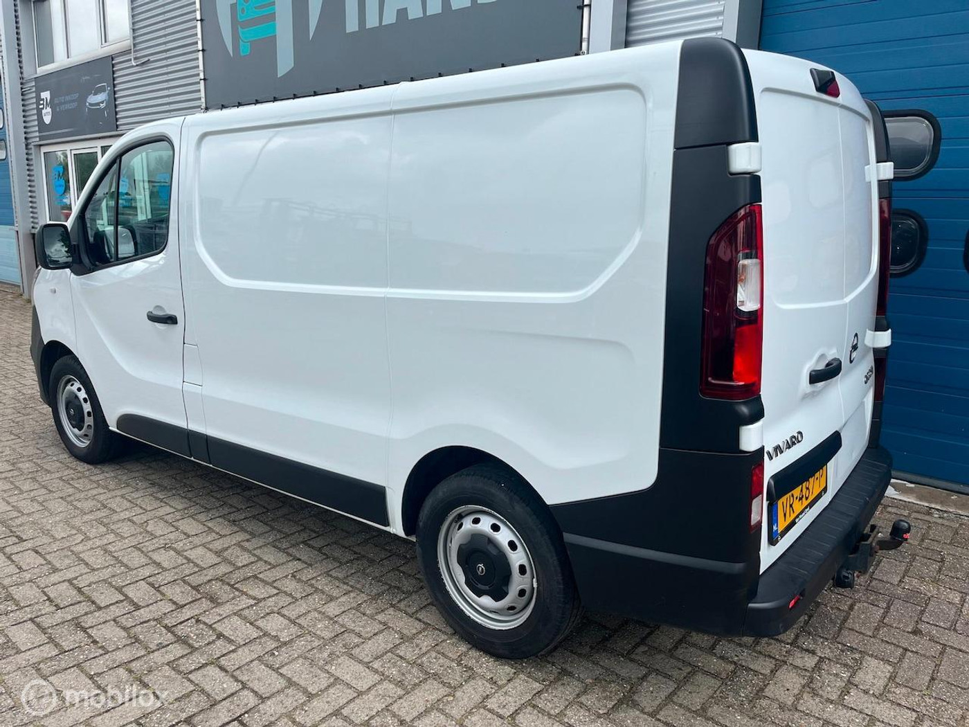 Foto van Opel Vivaro-b