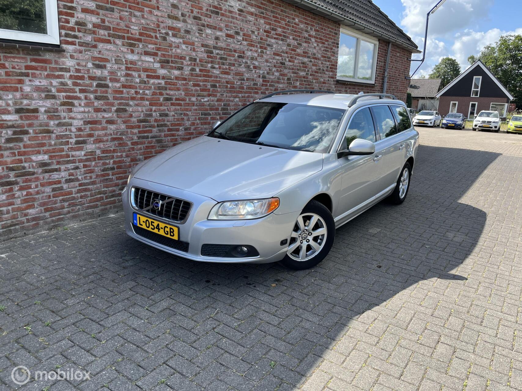 Volvo V70 1.6 T4 Kinetic 2013 - voorkant