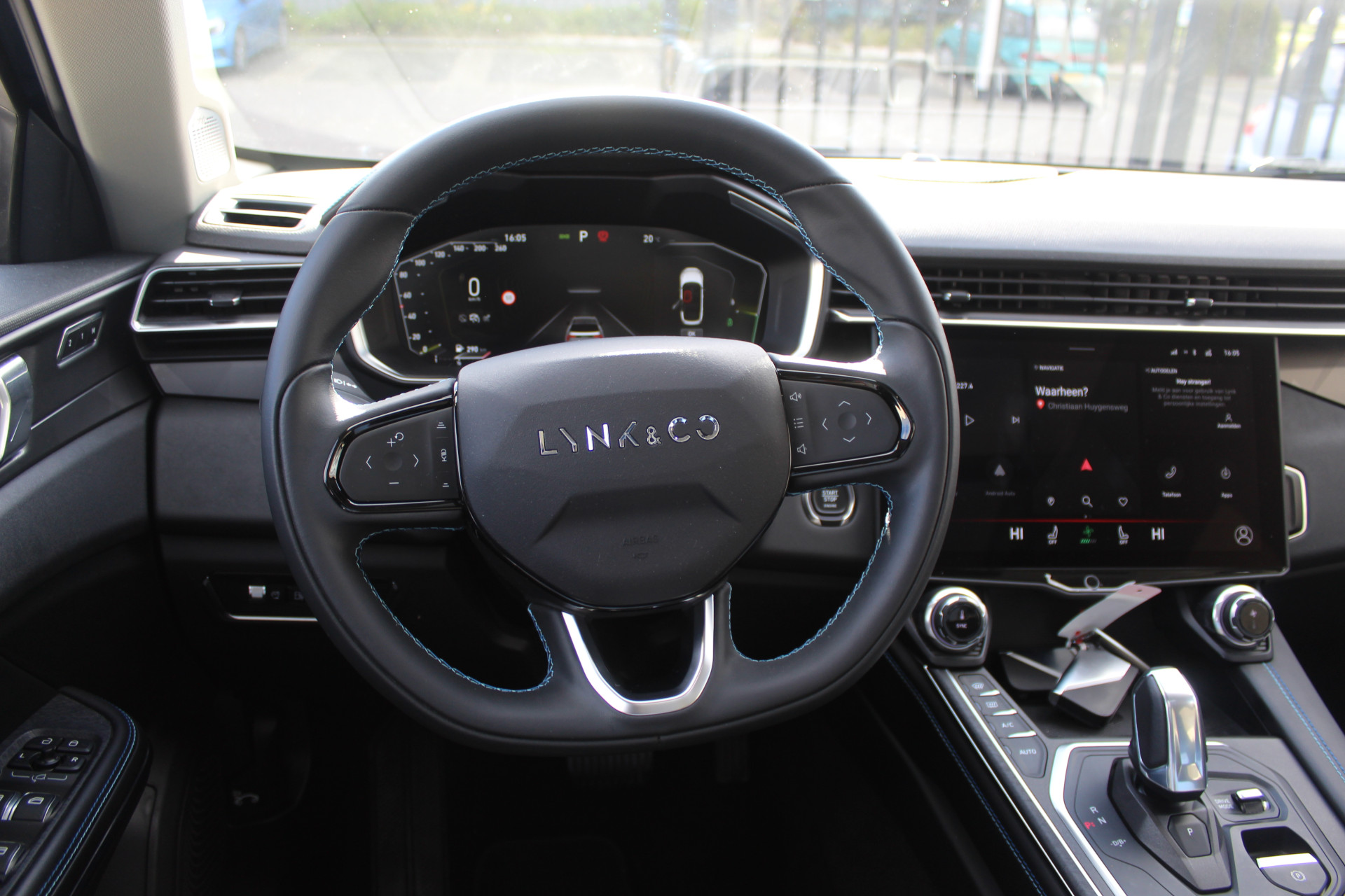 Foto van LYNK & Co 01