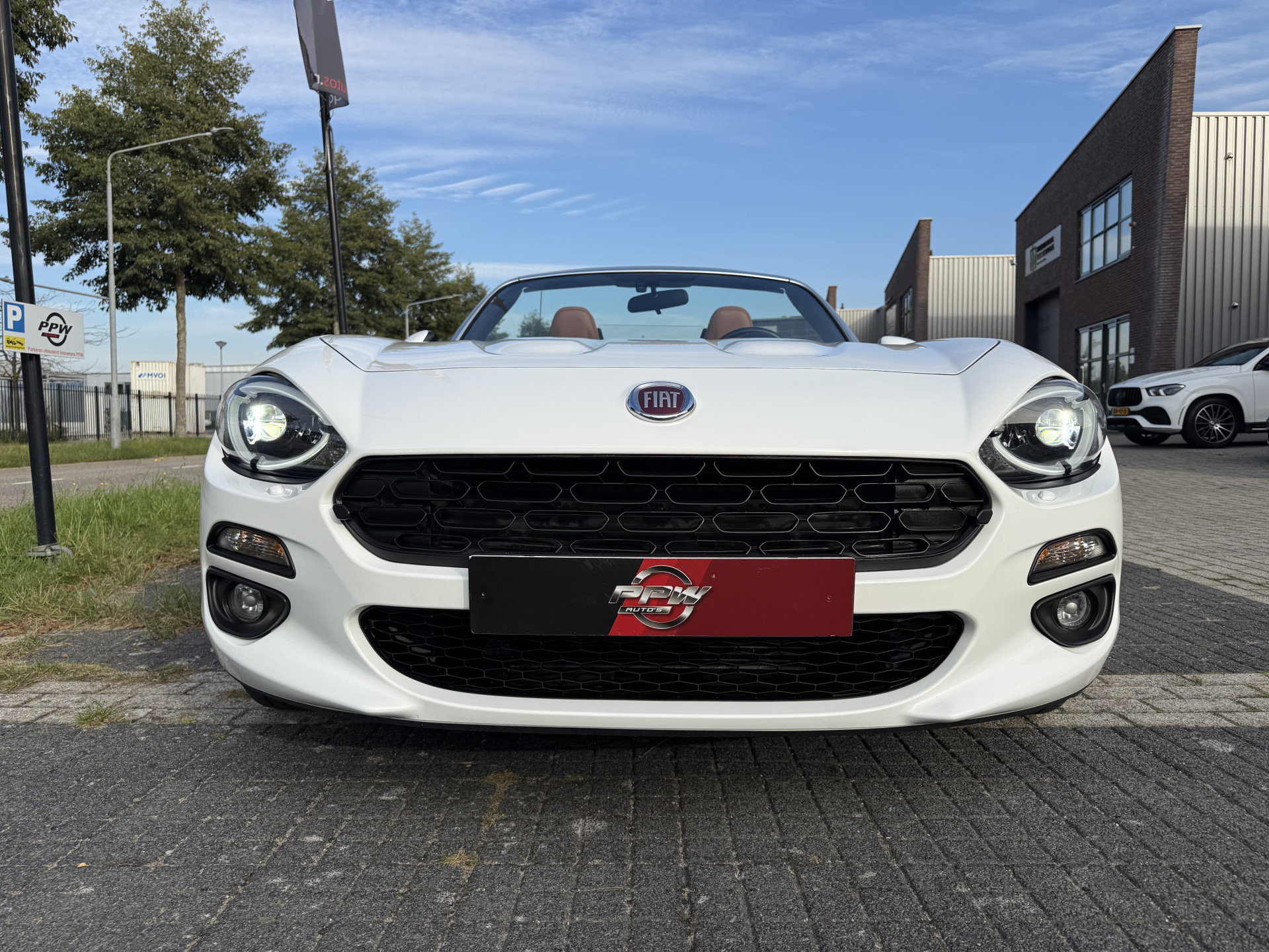 Foto van Fiat 124 Spider