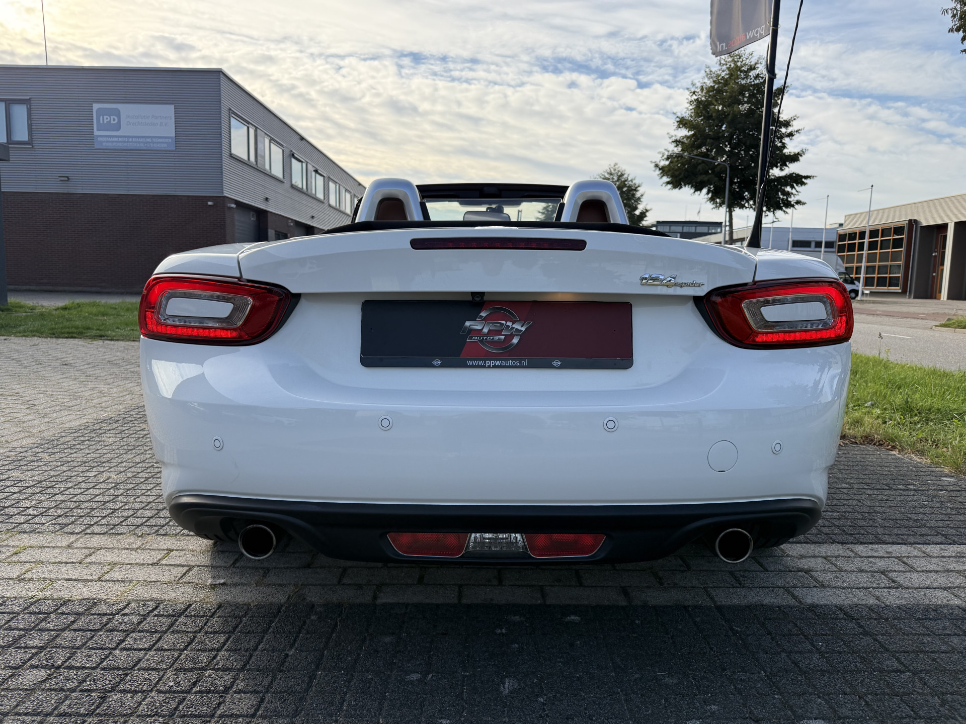 Foto van Fiat 124 Spider