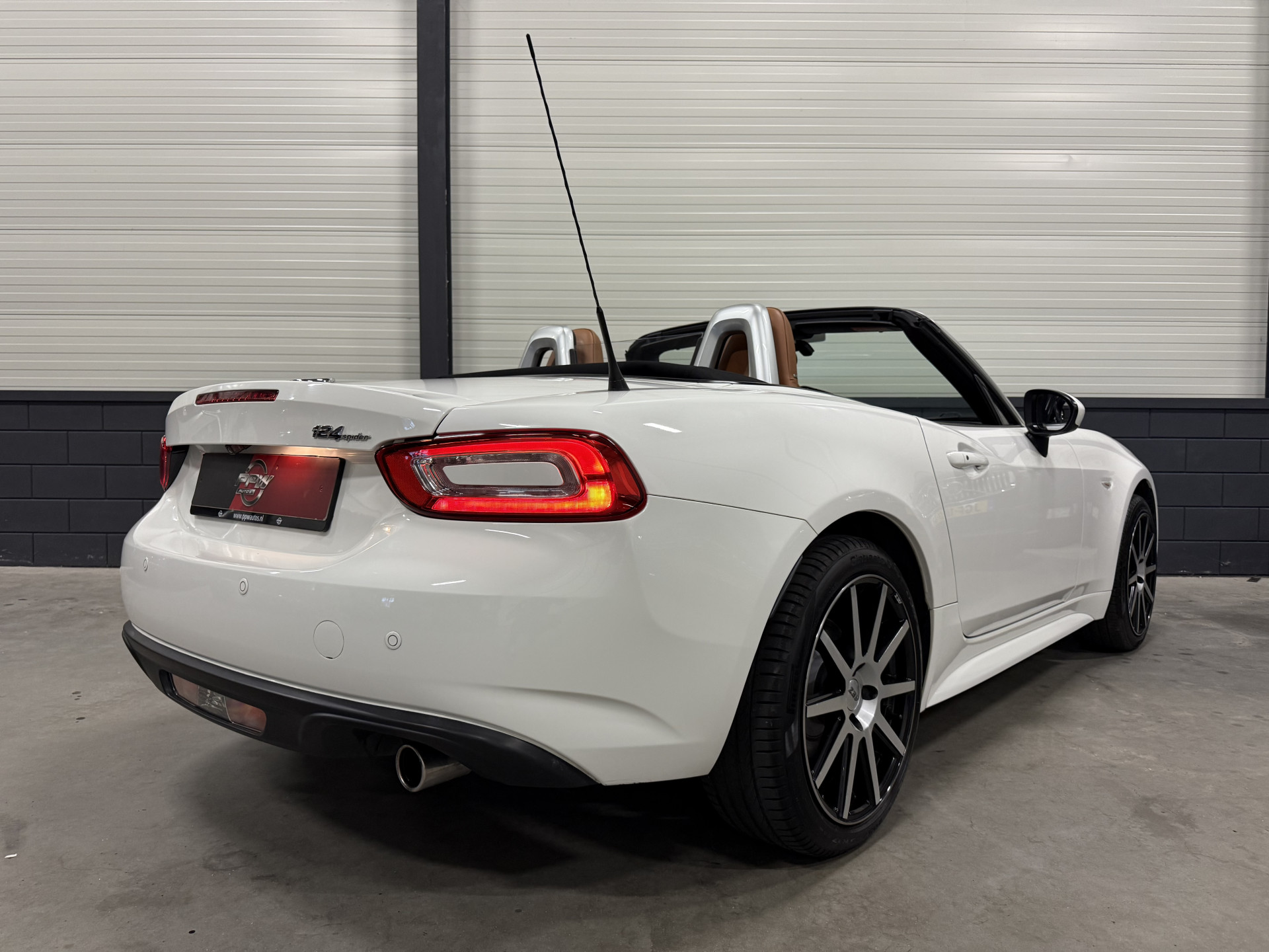 Foto van Fiat 124 Spider