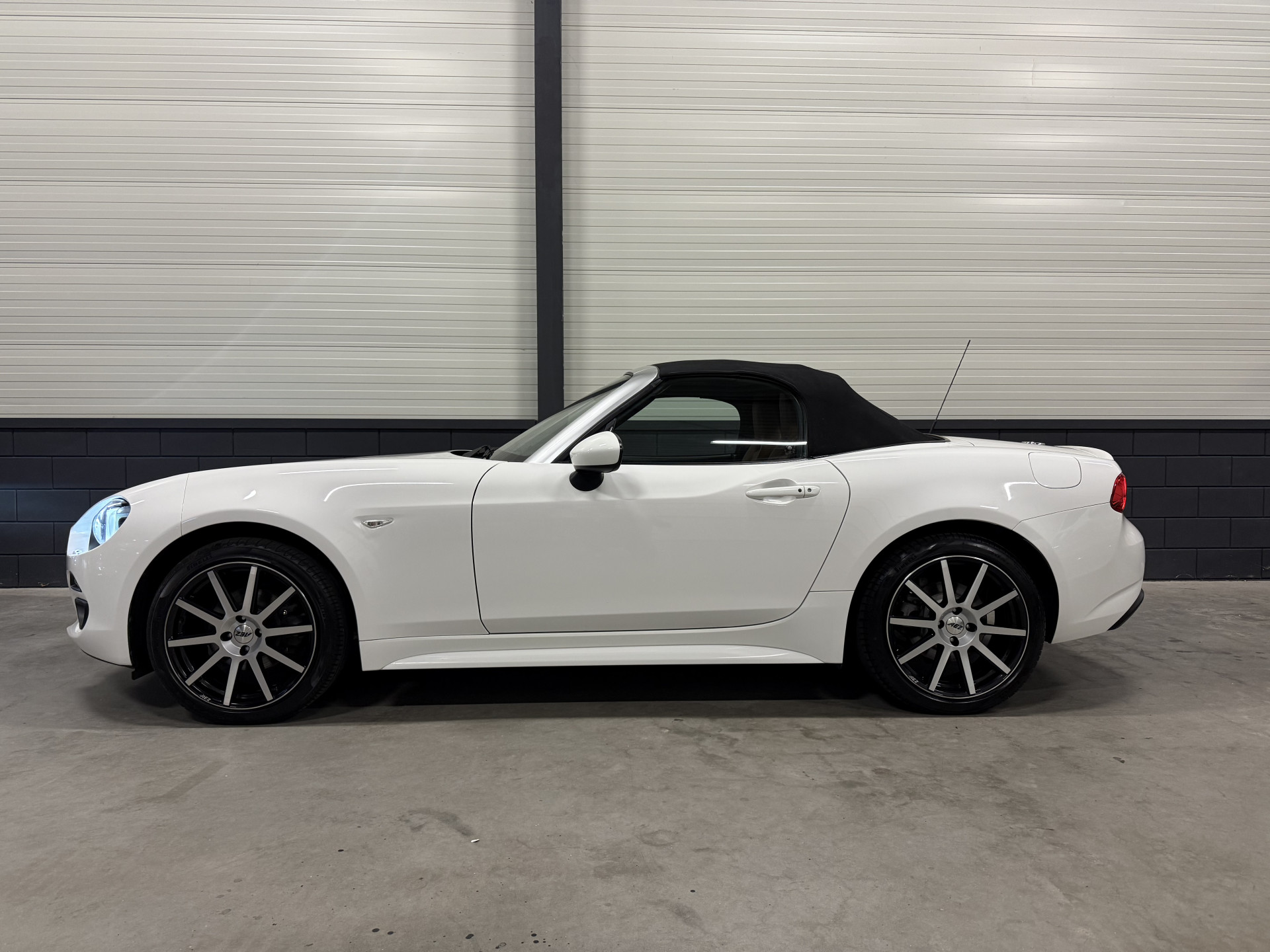Foto van Fiat 124 Spider